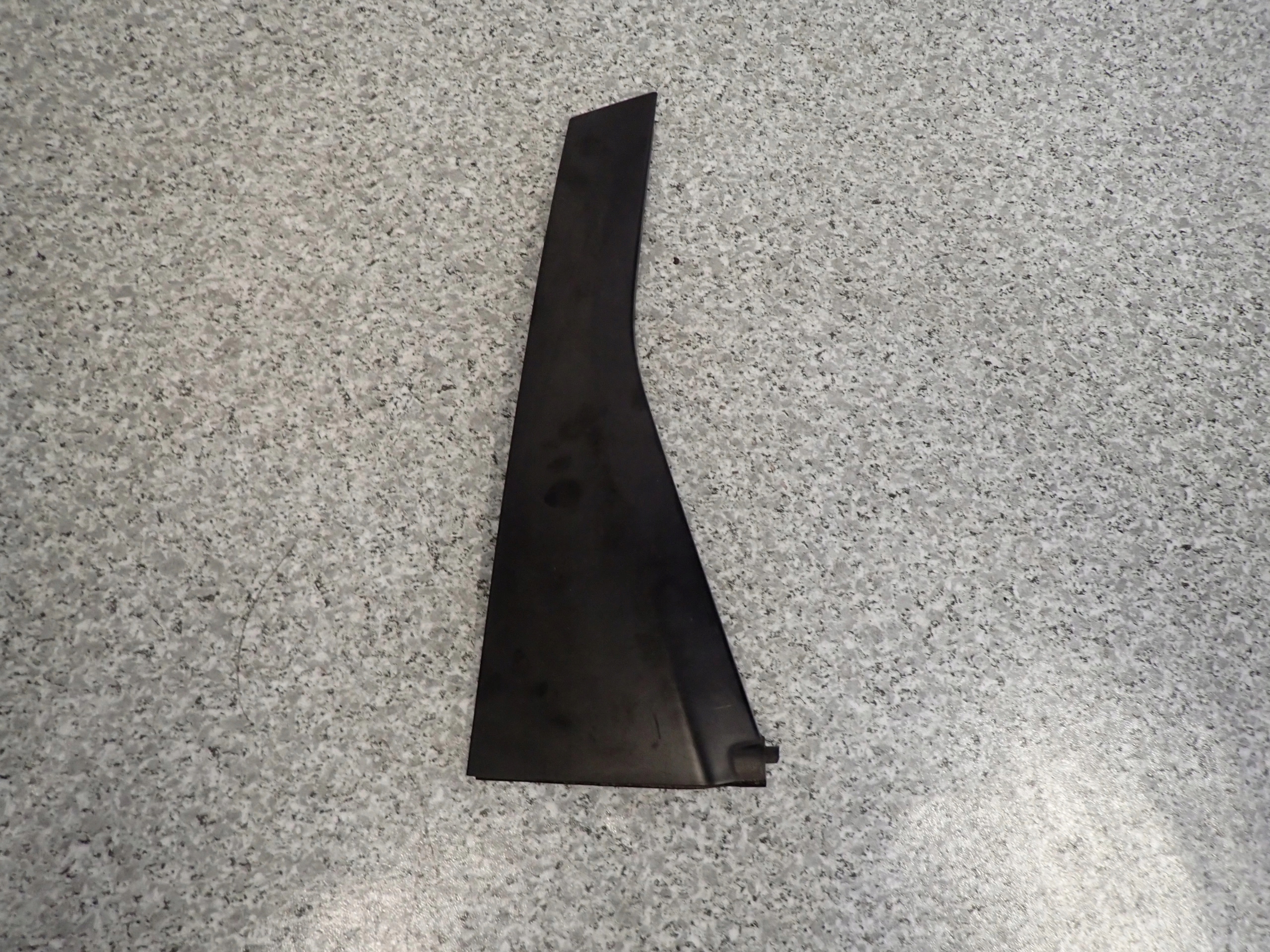 HONDA JAZZ 02-07 LISTWA RAMKI DRZWI PION TYLNA PRAWA Producent części Inny