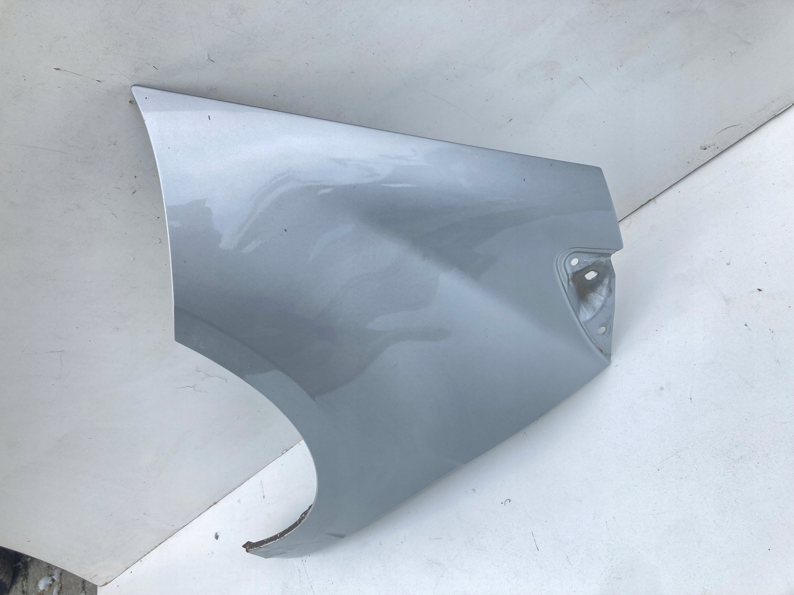 fender left front Mercedes A W169 761 04-08r.