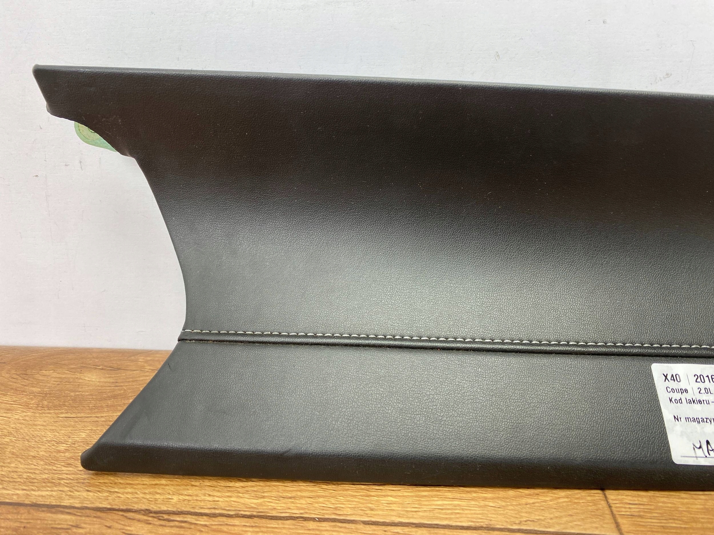 decorative trim panel dekor of the dashboard Chevrolet Camaro VI 2016+