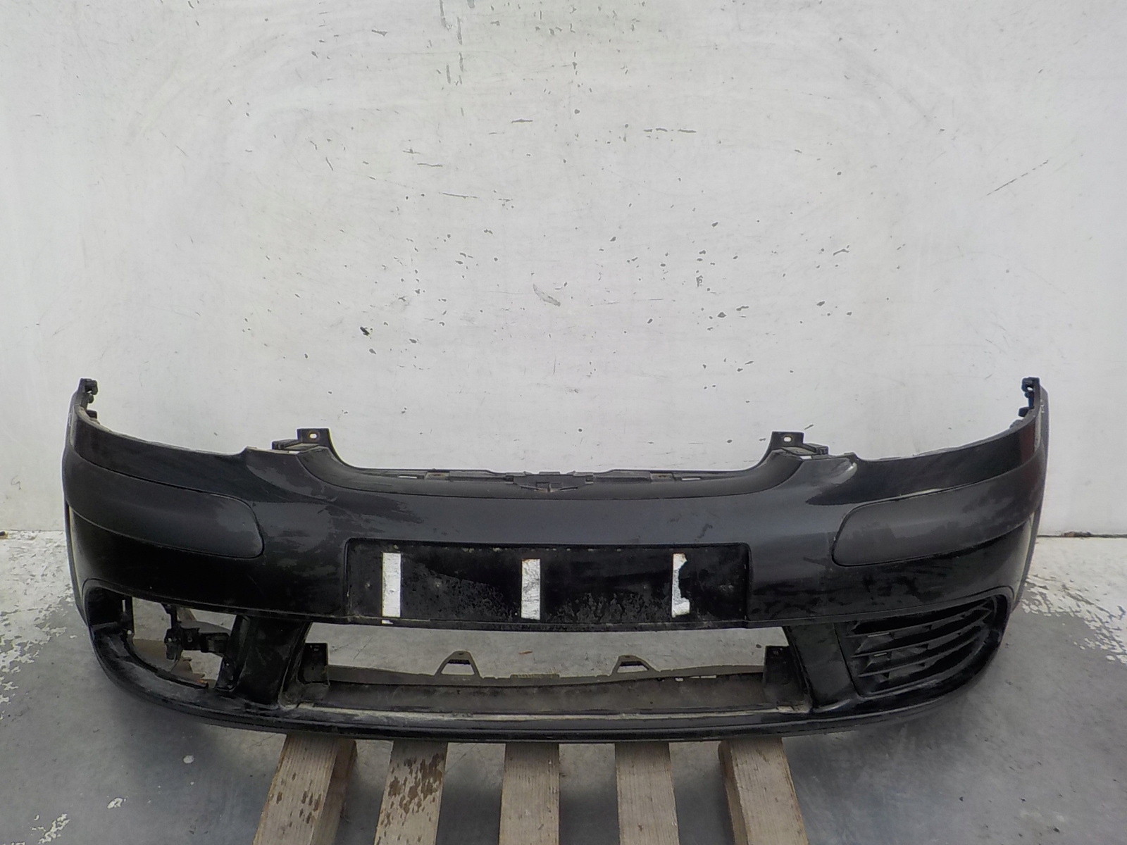 73 VOLKSWAGEN GOLF plus nárazník předek přední