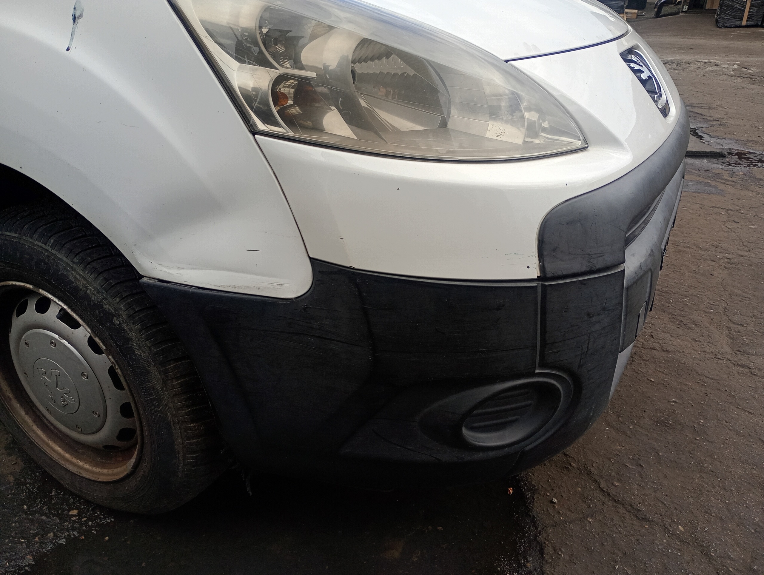 front bumper front Peugeot Partner 2 II 08-12 kod lakieru EWP