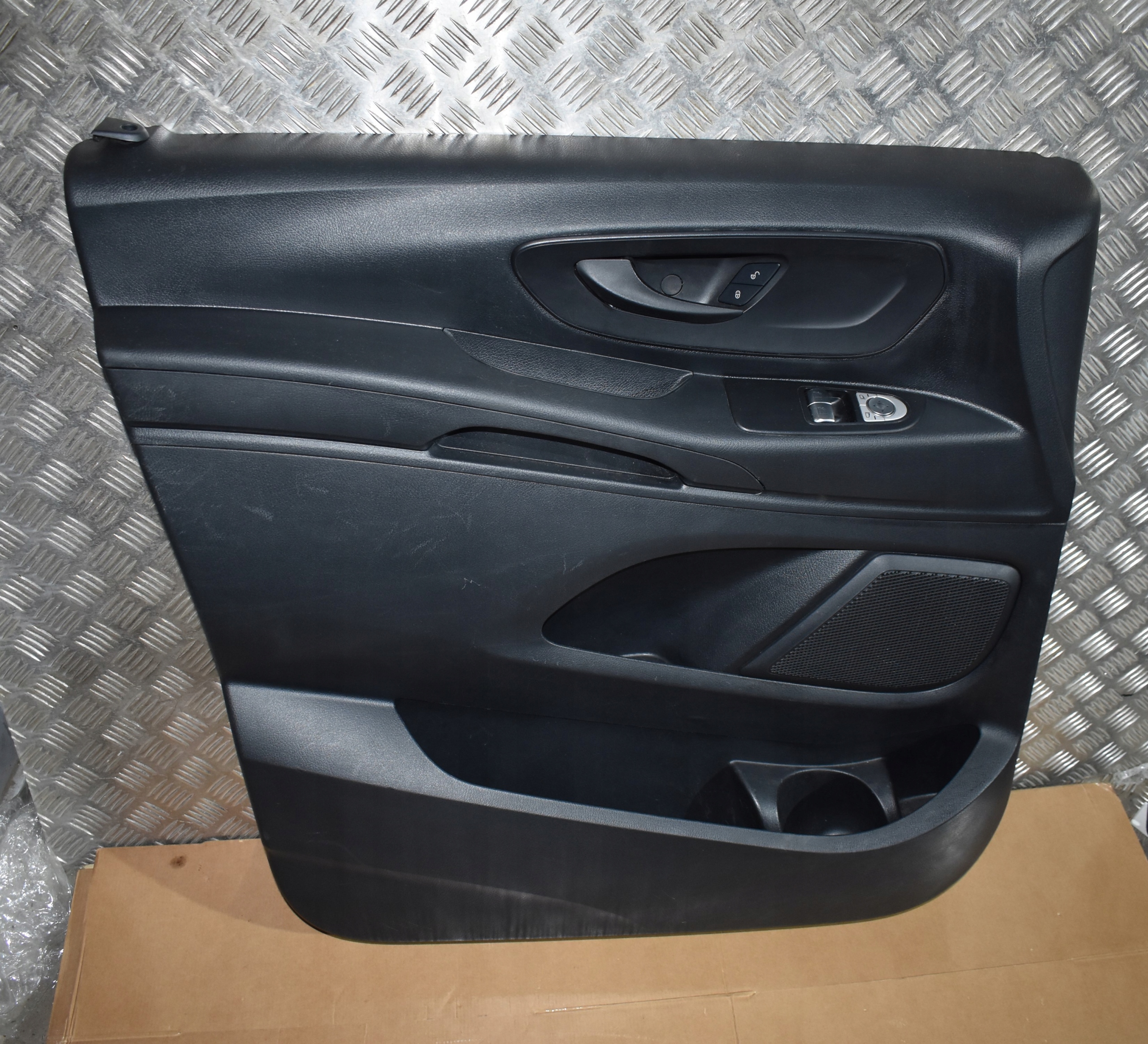 IDEALNY side door left front front MERCEDES VITO W447 1