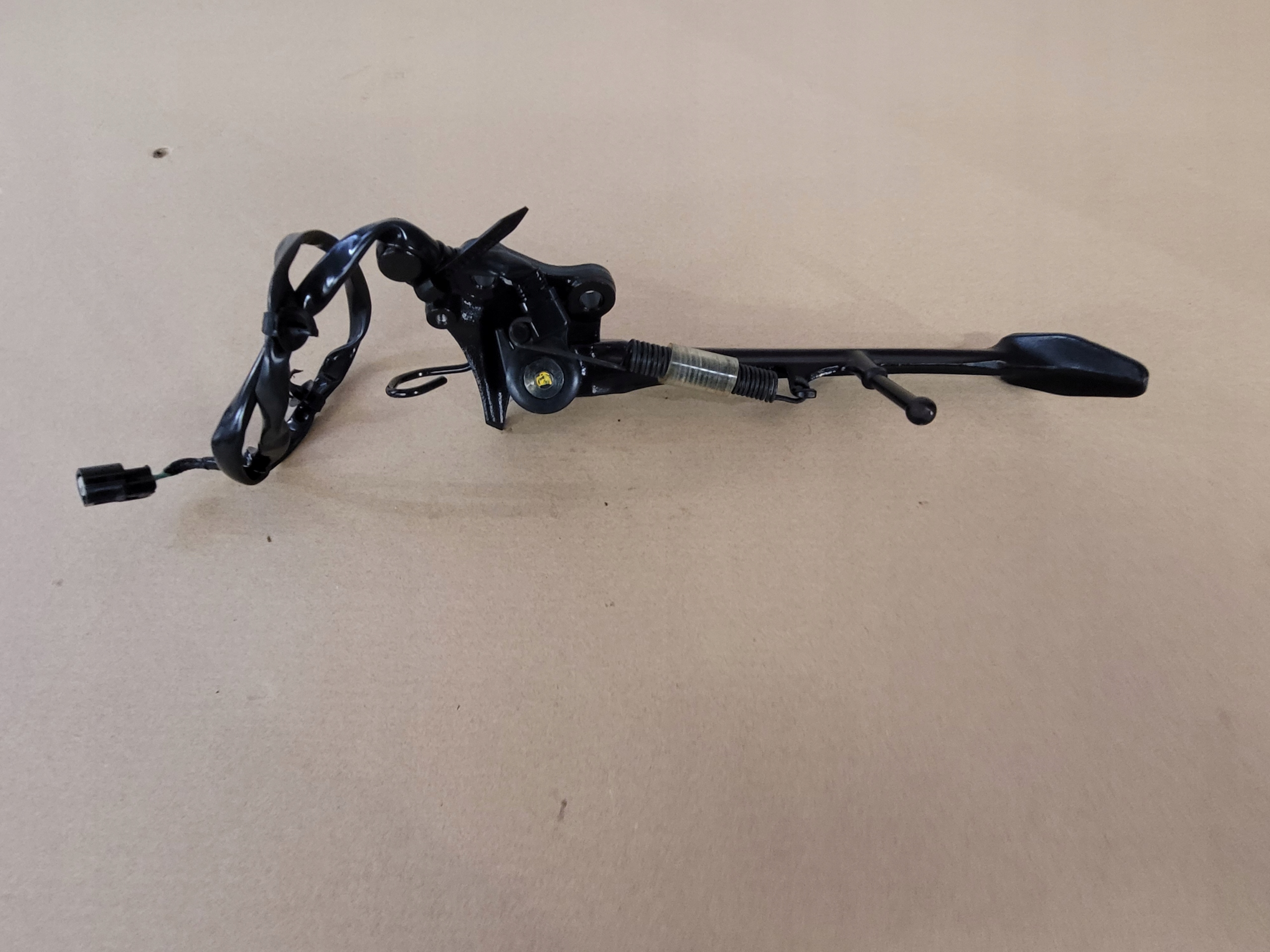 HF0322122221221212111 - Honda VFR 1200 F бічна підніжка