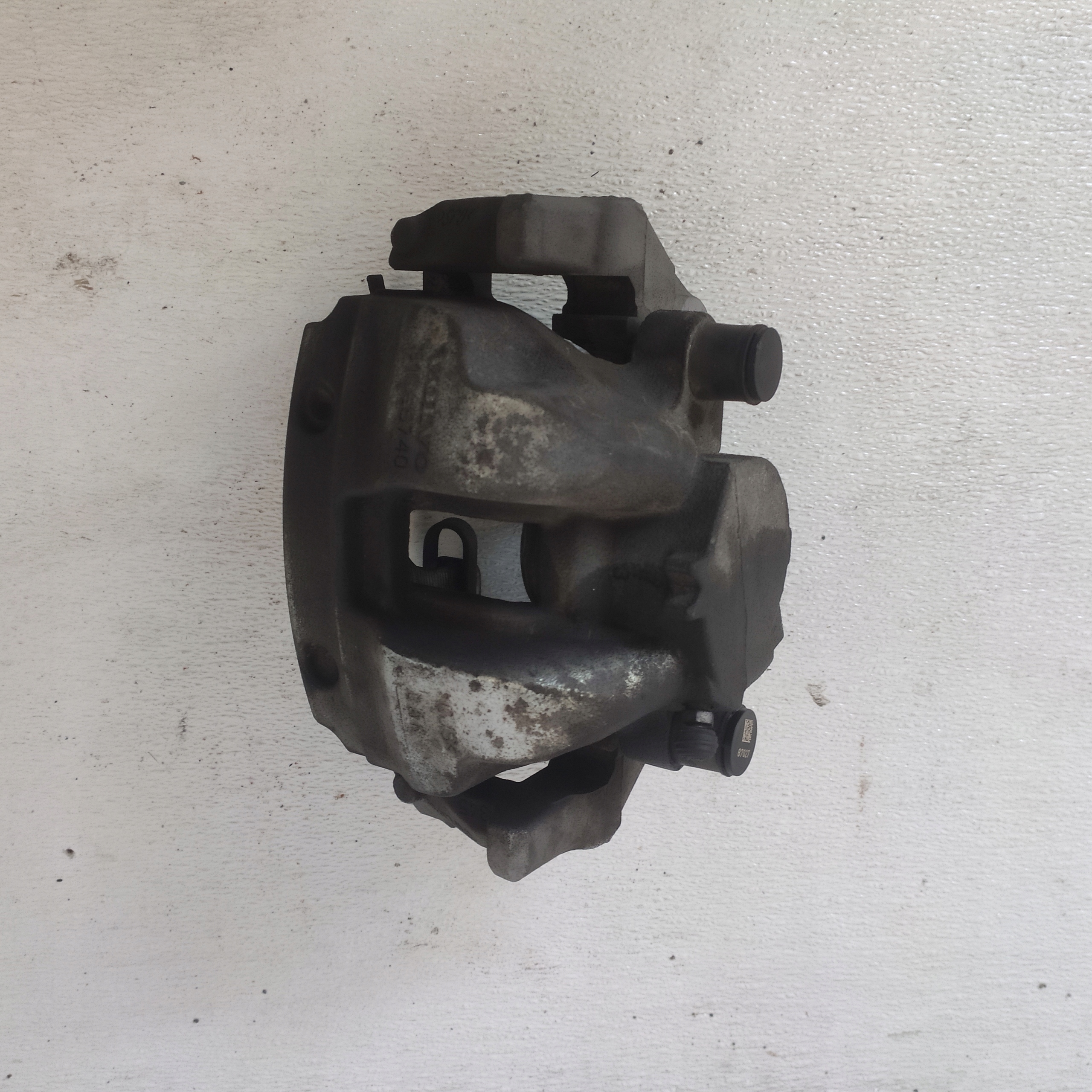 VOLVO XC60 II 2022 B4 MILD-HYBRID caliper brake left front 345MM