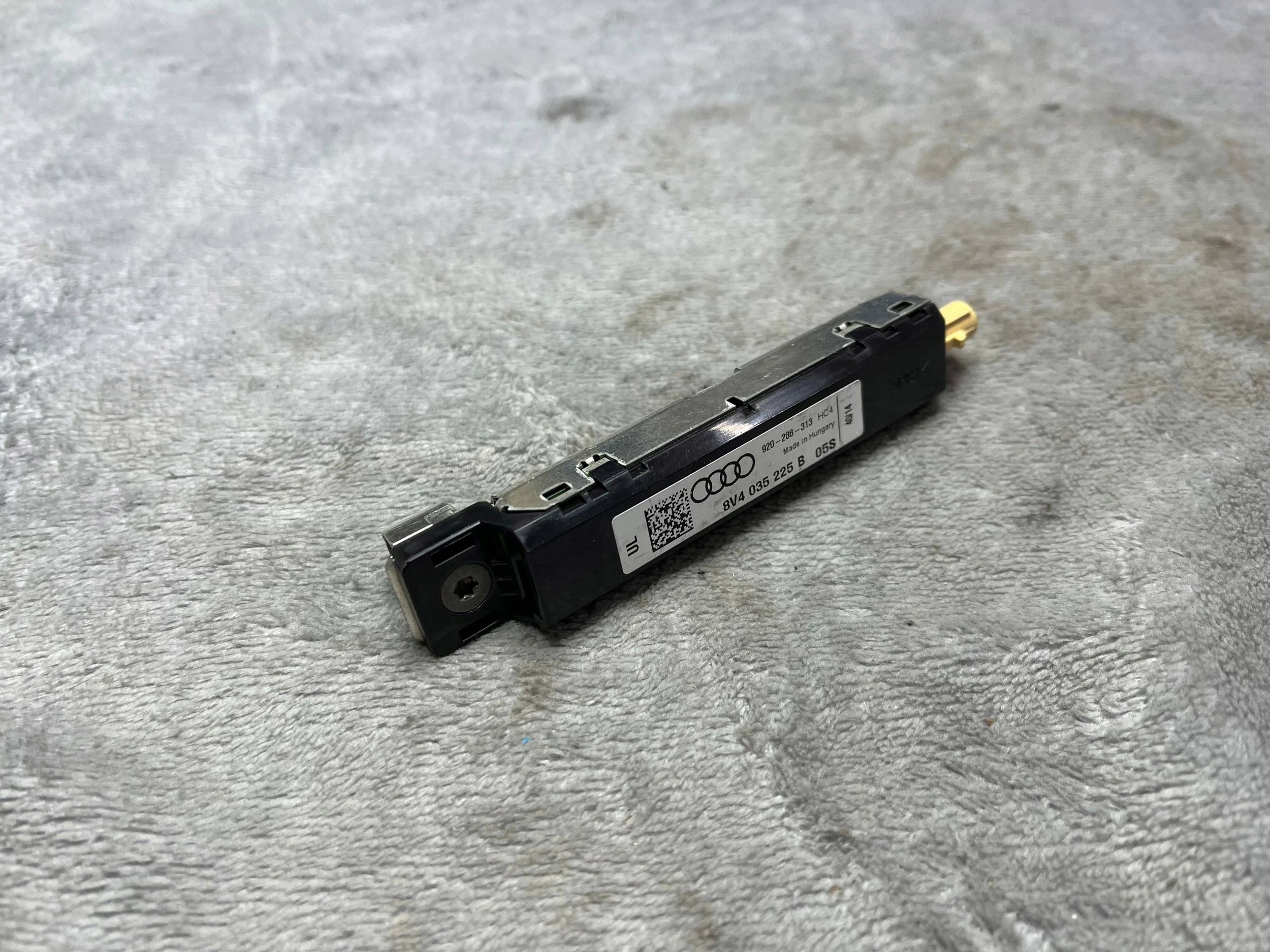 AMPLIFICATORE ANTENY AUDI A3 8V 8V4035225B !J