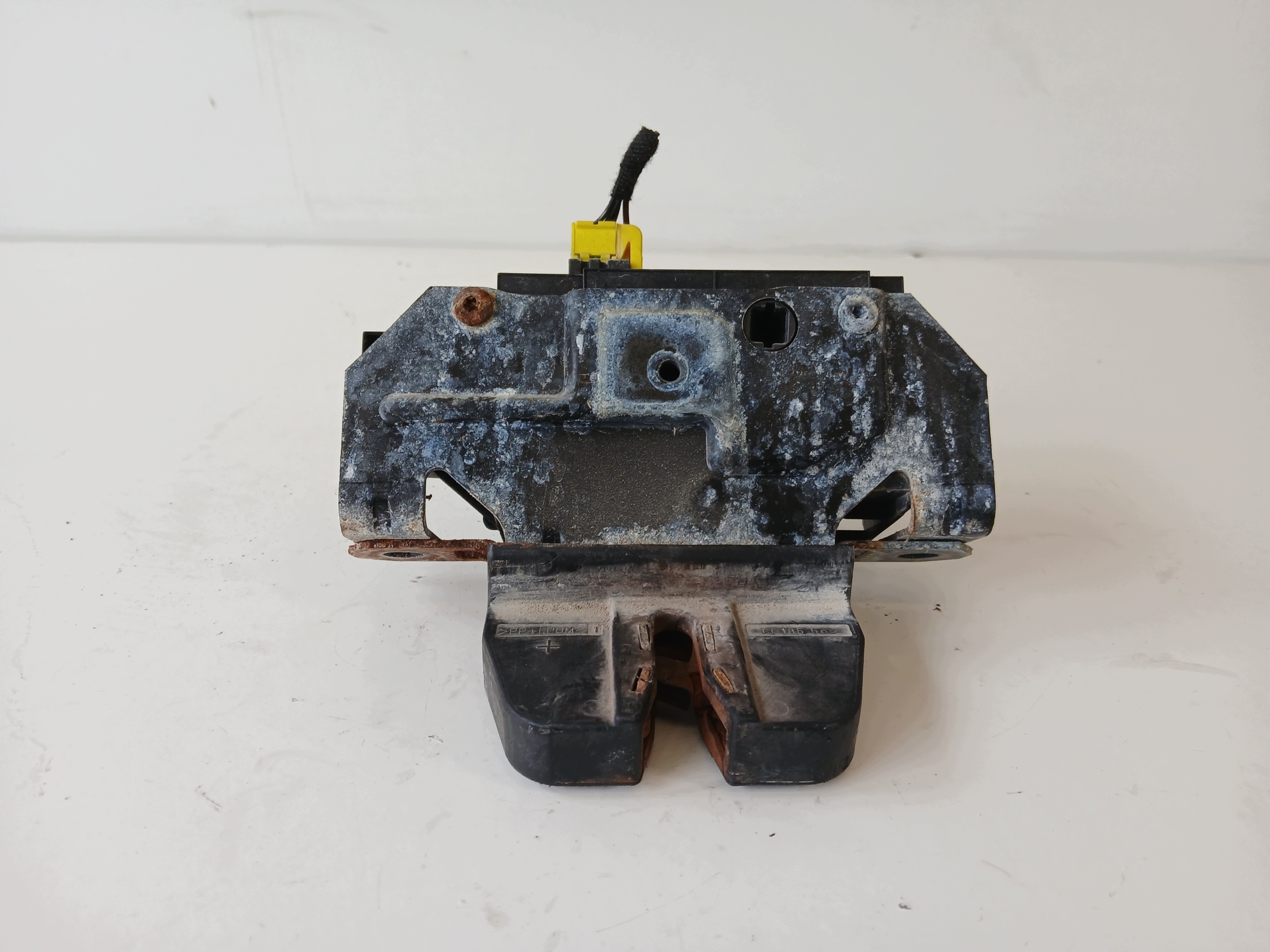 OPEL VECTRA C KOMBI lock bonnet boot 13185566