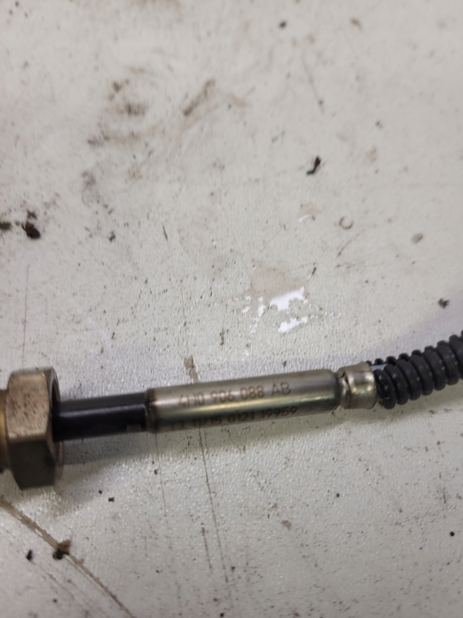 Sensor TEMPERATU Gase AUDI A6 A7 A8 4H0906088AB