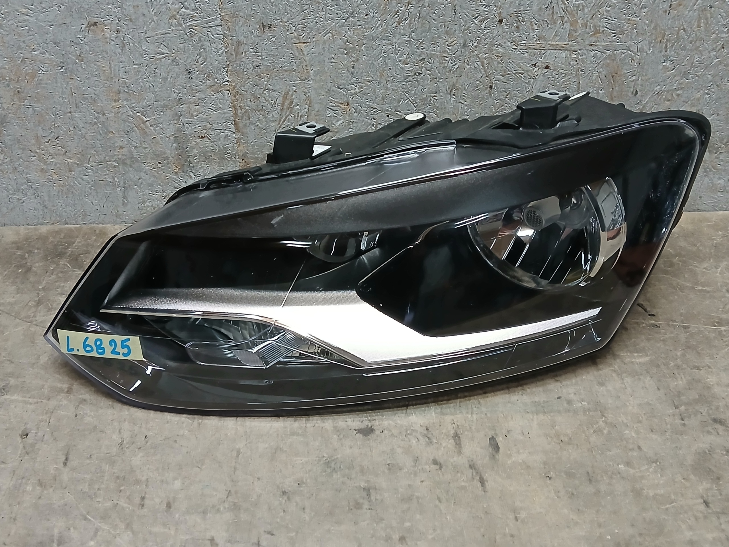 feu avant gauche VW POLO 6R 08-14 TYC