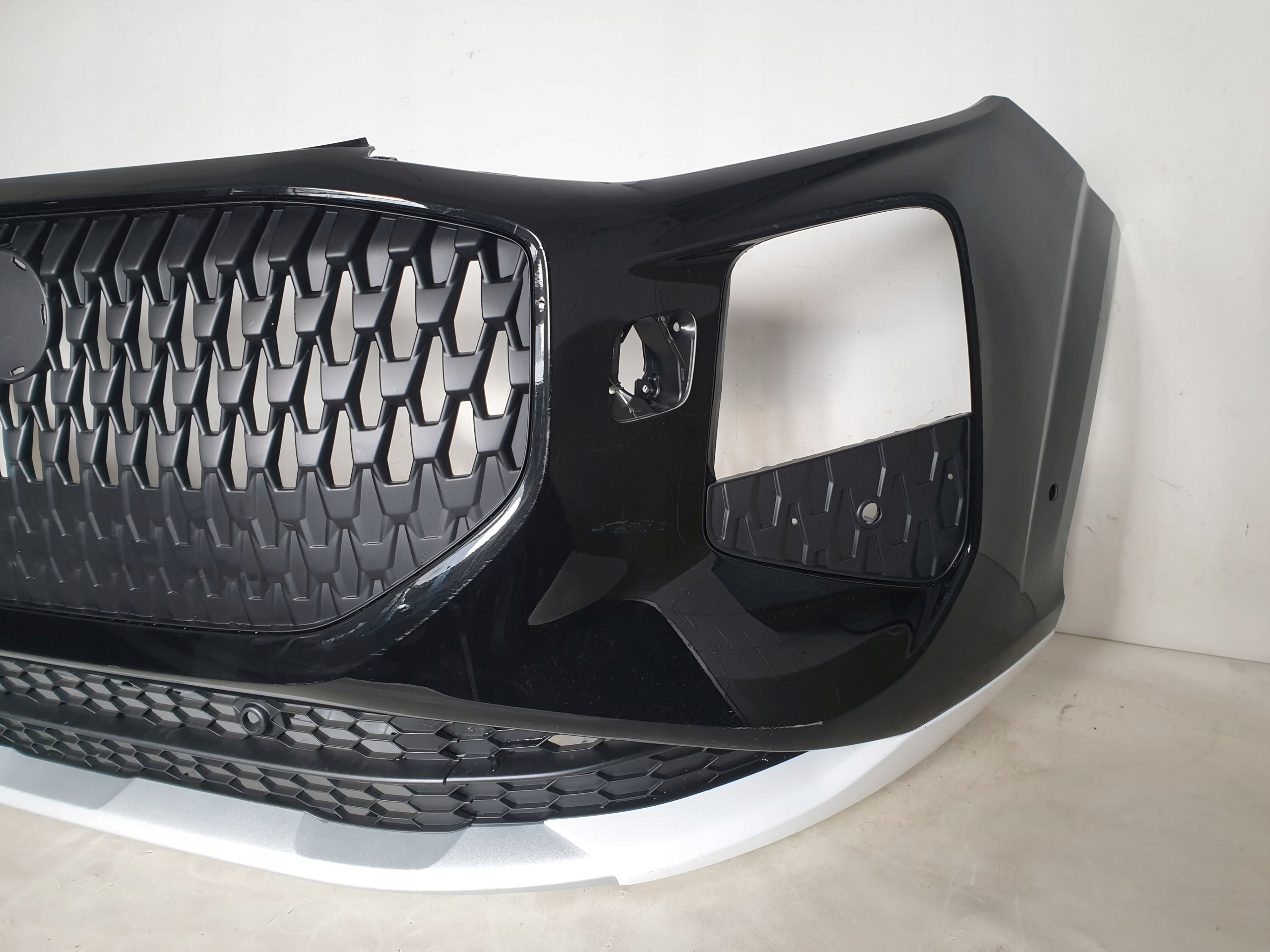 AUDI Q3 III 83H 25-> bumper front front 6 x PDC washers 83H807437