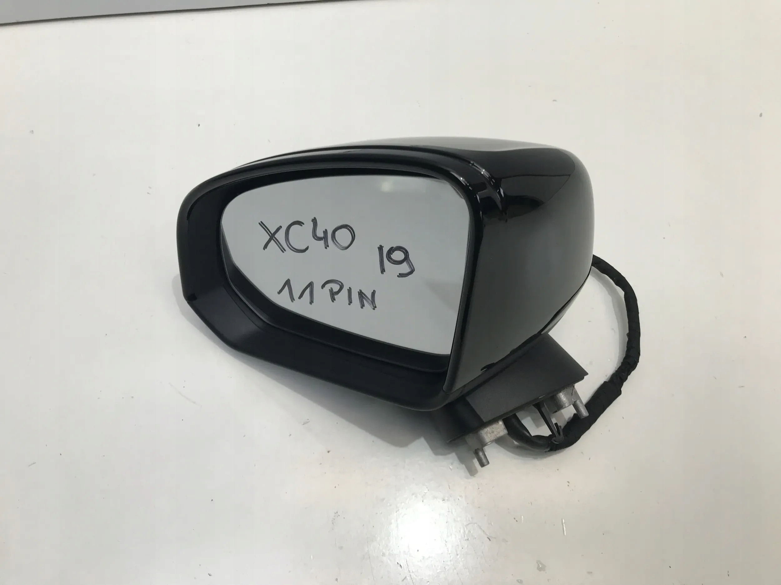 Volvo XC40 LUSTERKO ZEWNĘTRZNE LEWE 11PIN