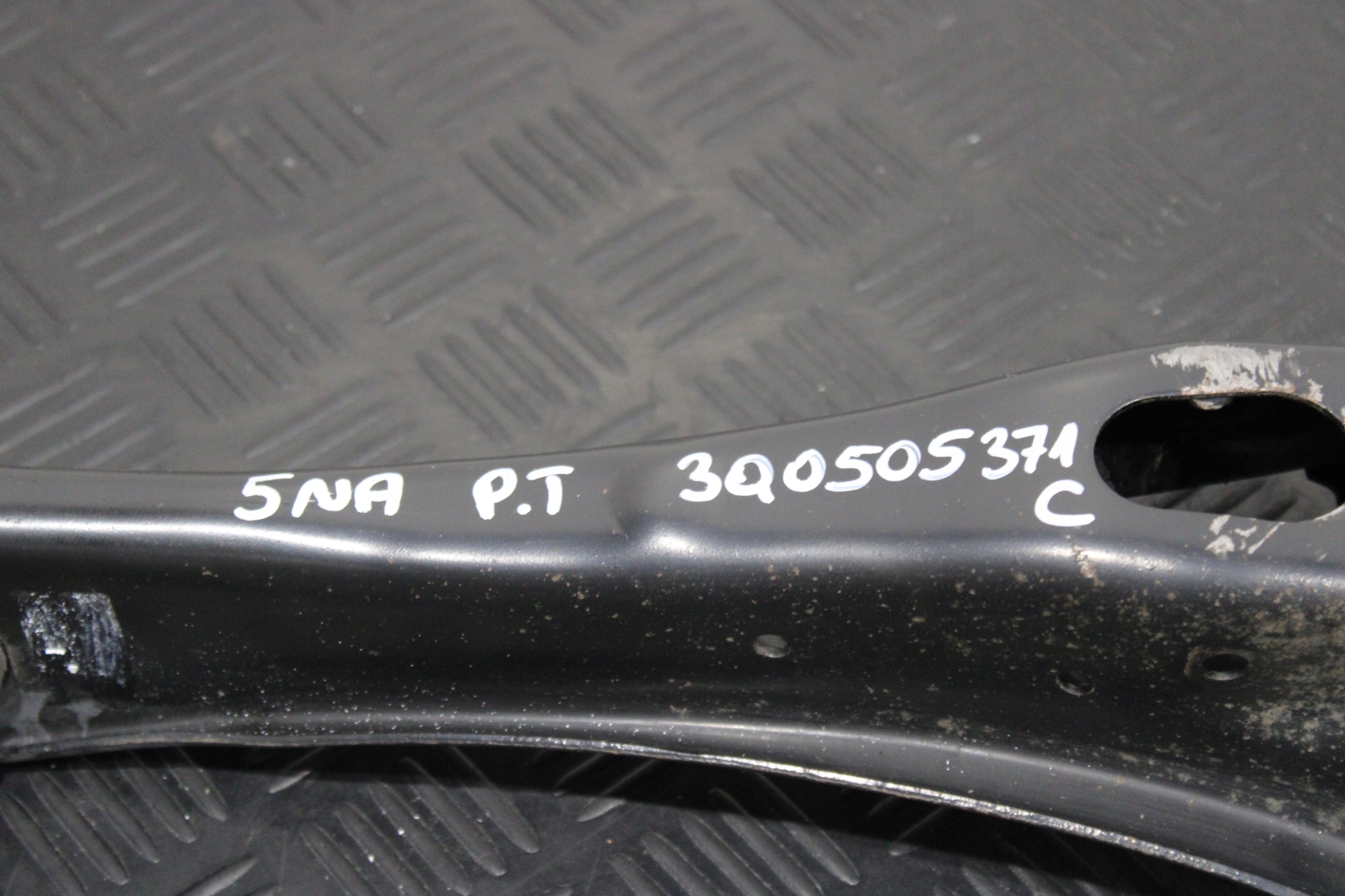 Querlenker rechts heck TIGUAN II 2 5NA 3Q0505371C