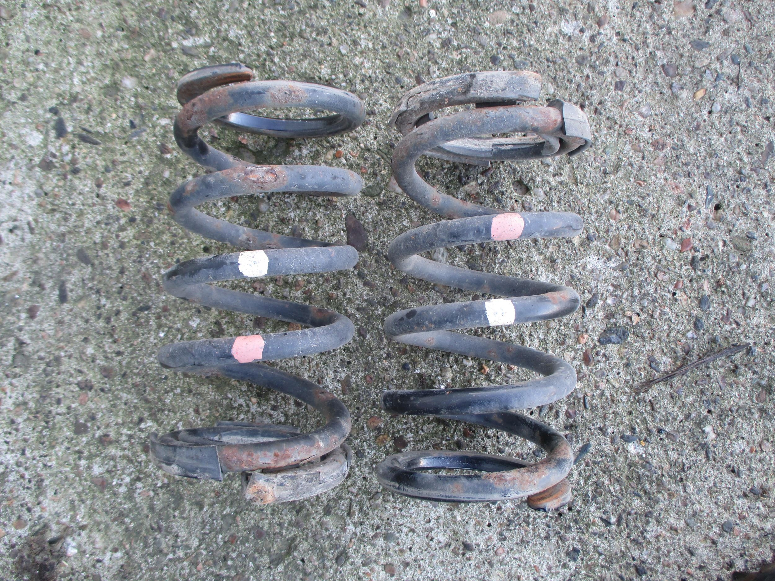 GRANDIS 2.0 DID 03-11 ПРУЖИНИ ЗАДНІЙ КОМПЛЕКТ