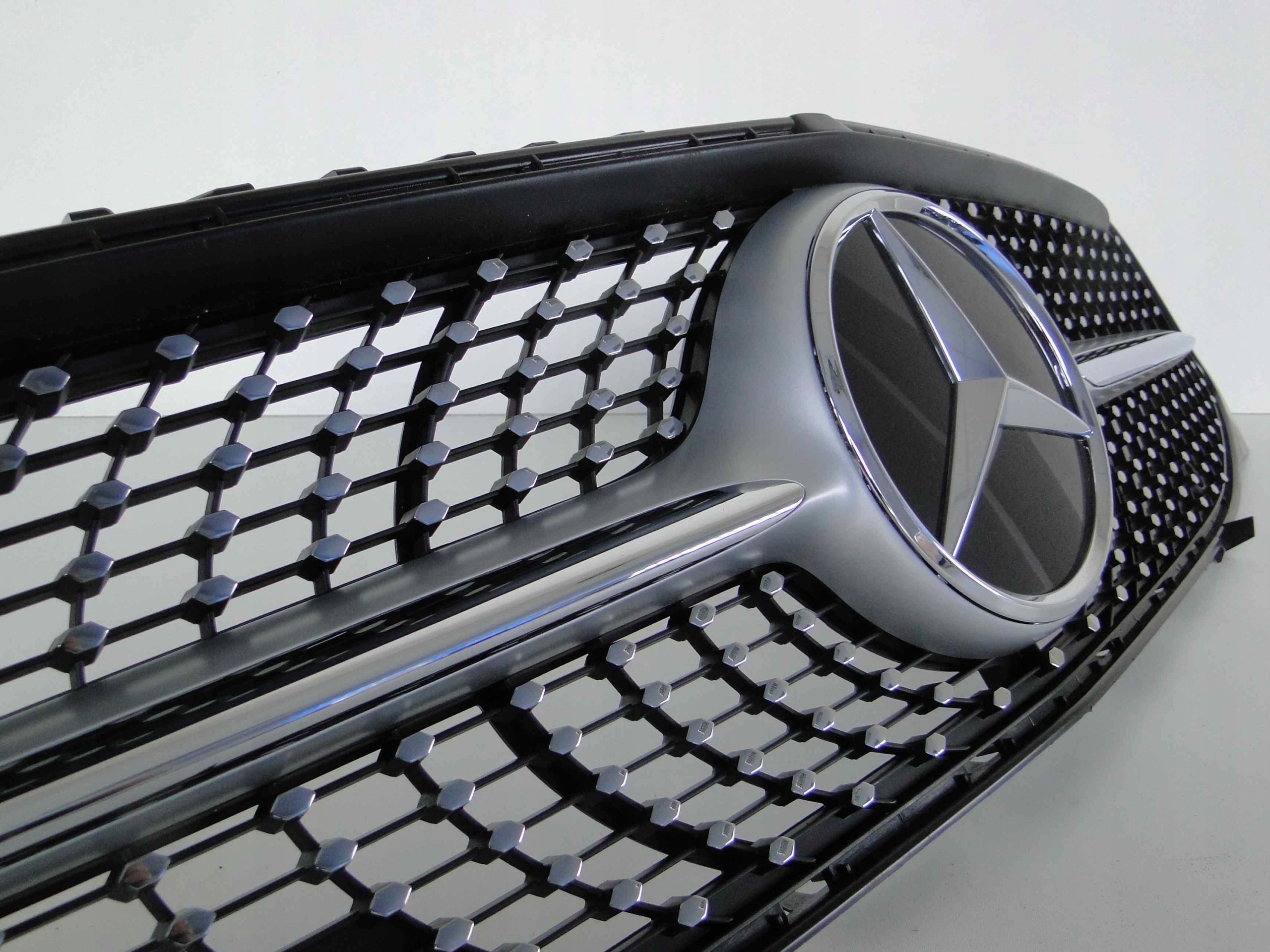 MERCEDES CLA 118 GRILL ATRAPA DIAMENT AMG ORYGINAŁ Producent części Mercedes-Benz OE