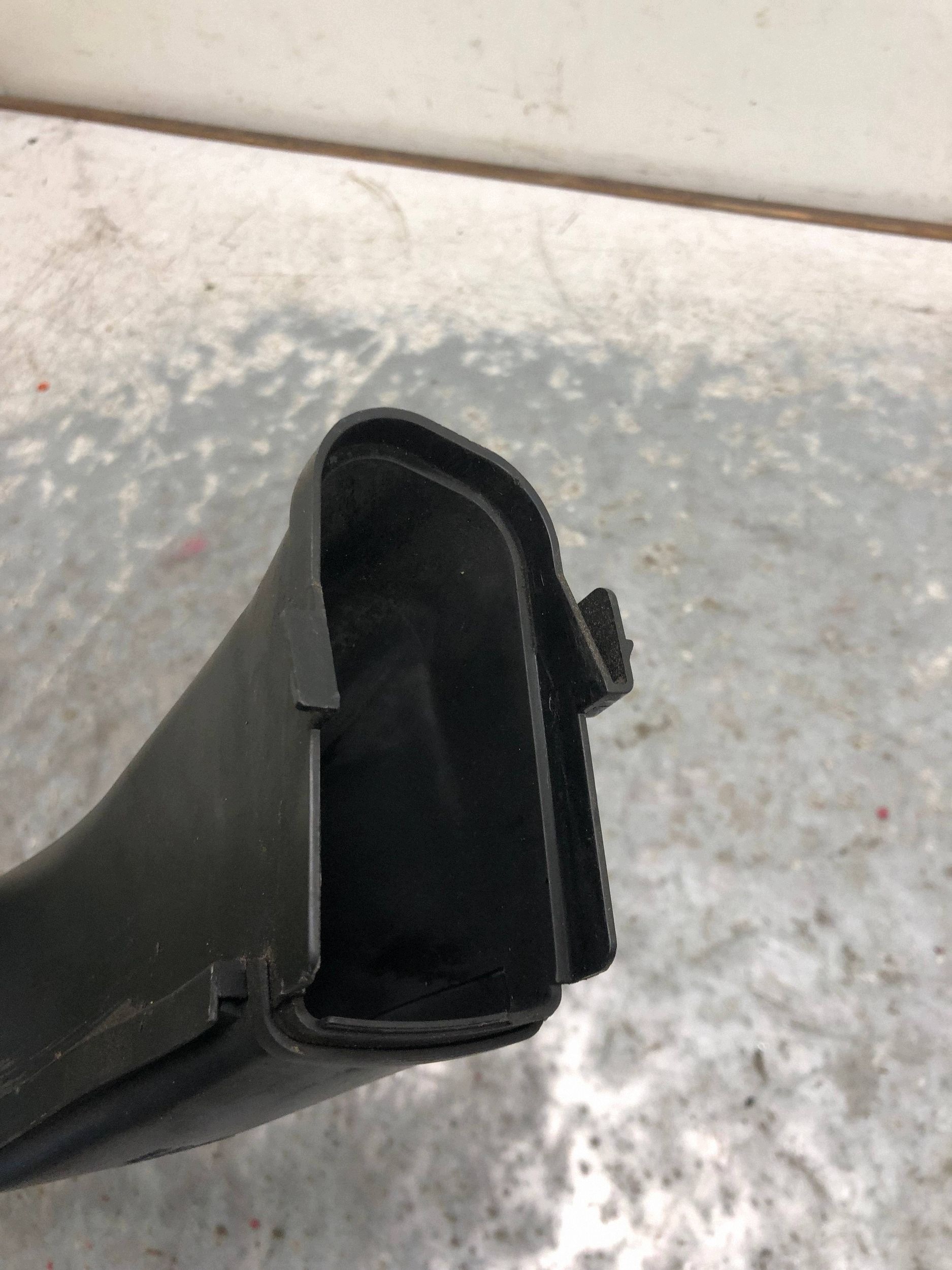 pipe air hose OPEL ASTRA K 13367310