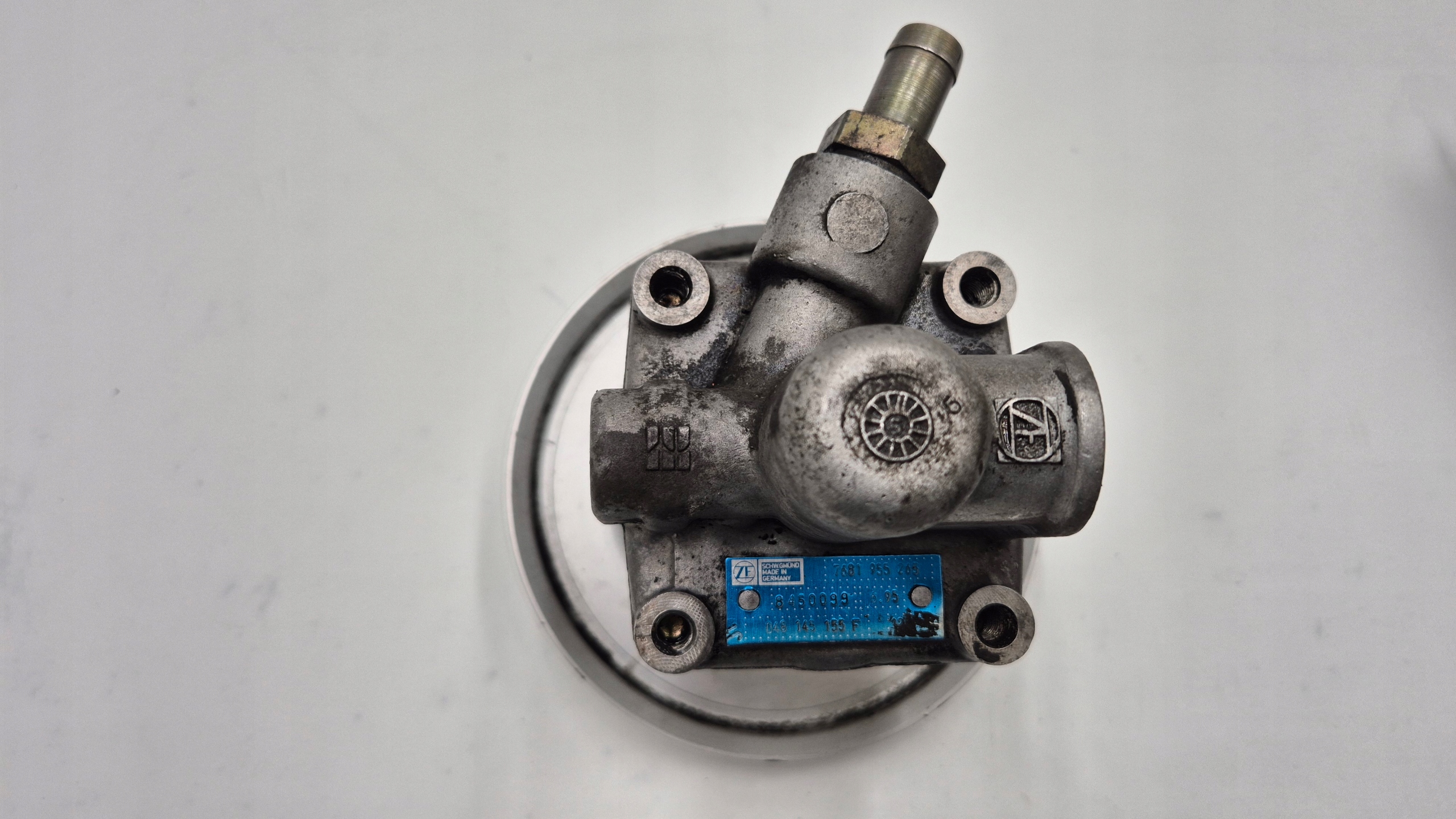 servo pump 048145155F AUDI A6 C4 100 C4 1.8 2.5 TDI