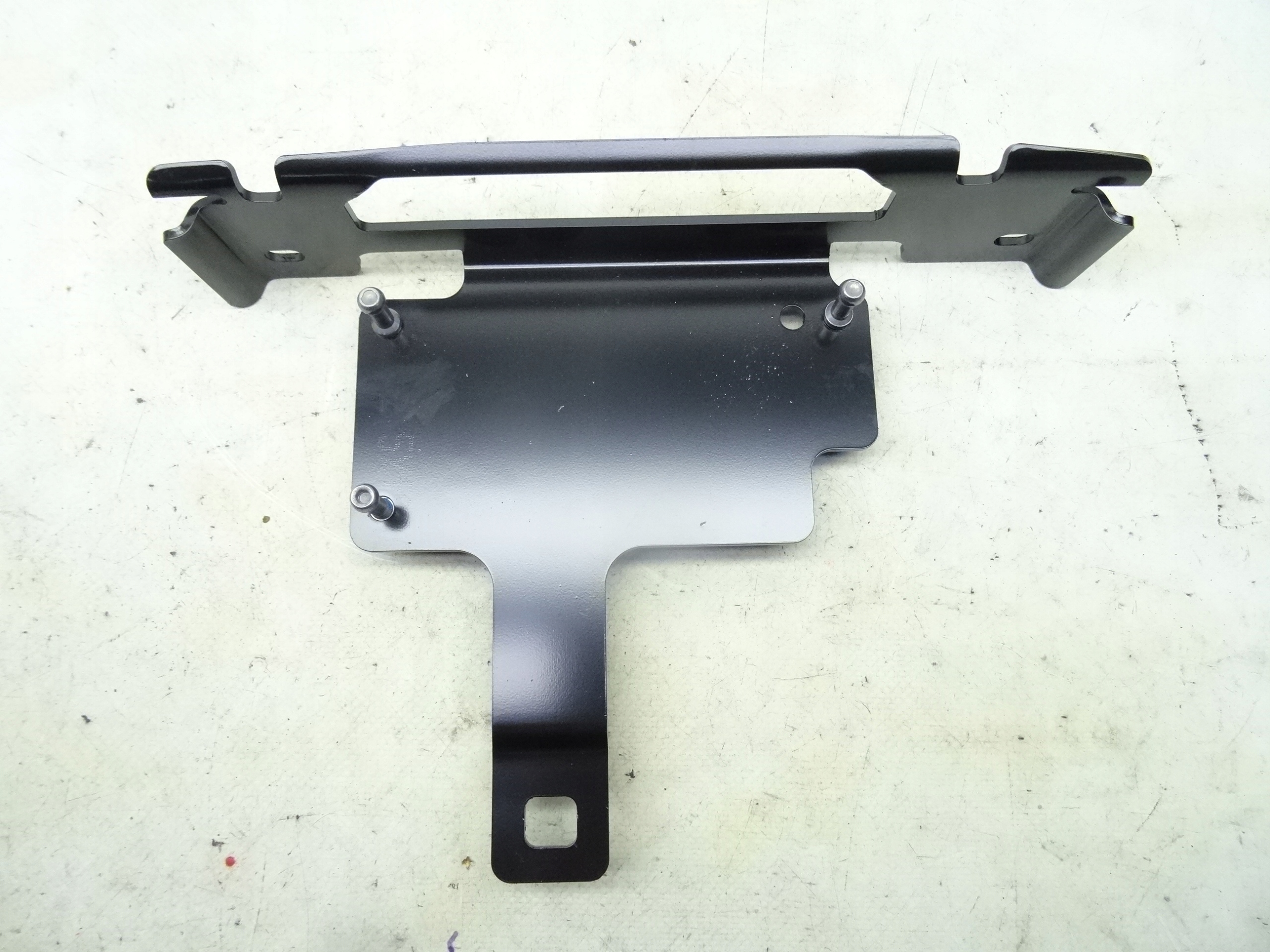 51118075359 BMW G11 крепление кронштейн