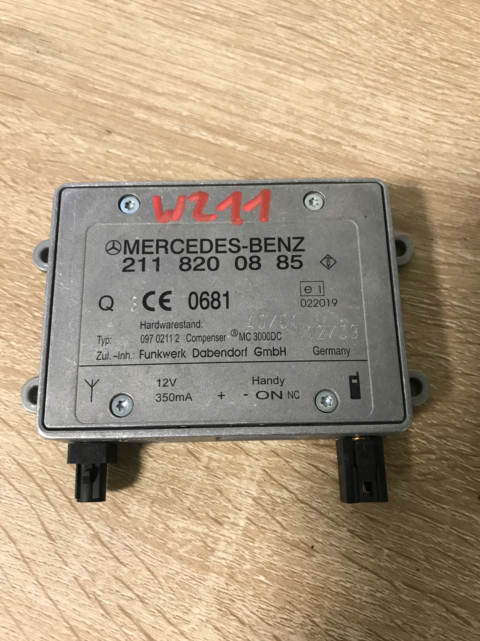 amplifier ANTENY MERCEDES W211 2118200885