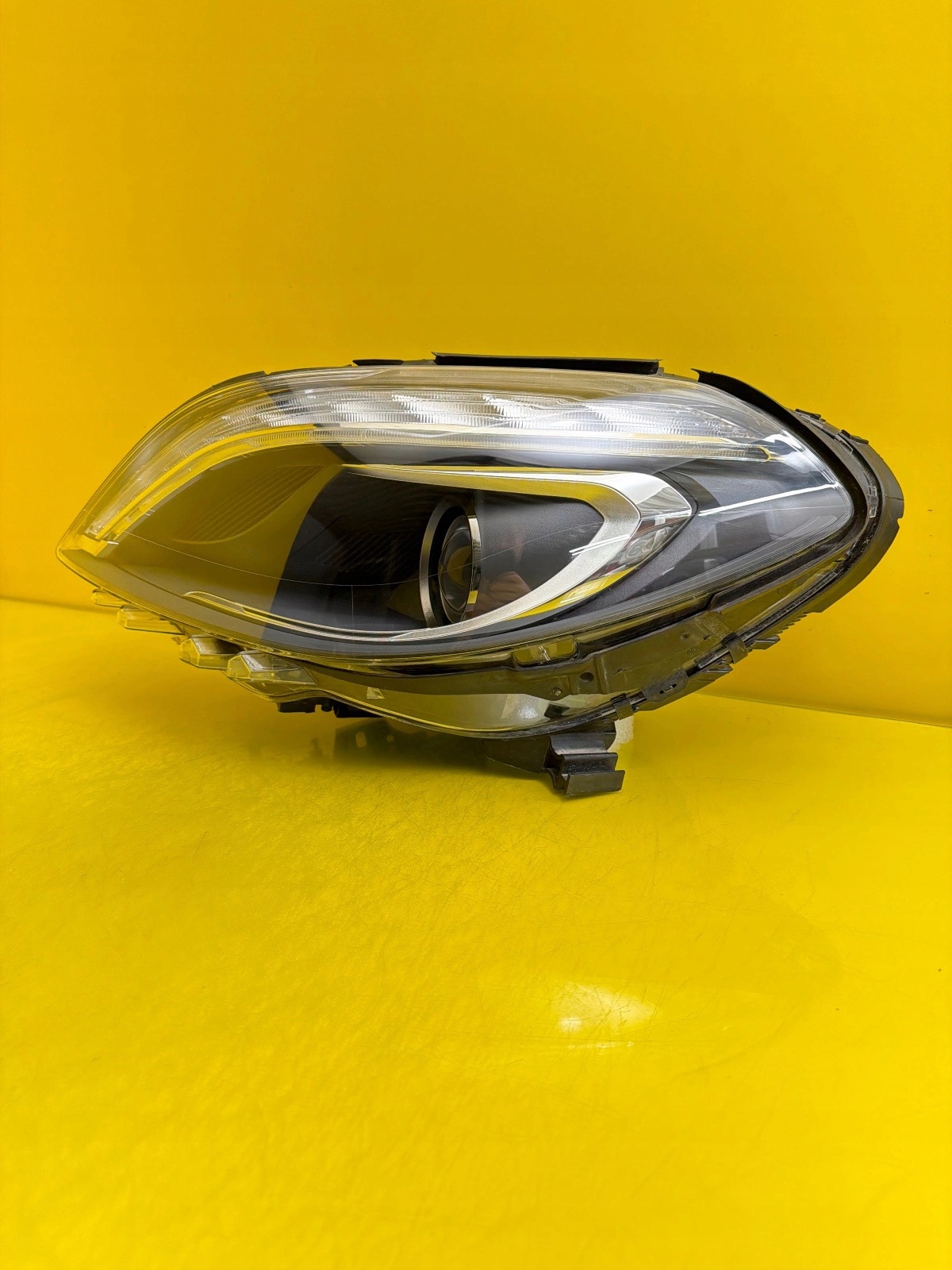 light left Mercedes B-class W246 Bi-Xenon 2011-2015 A2468207761