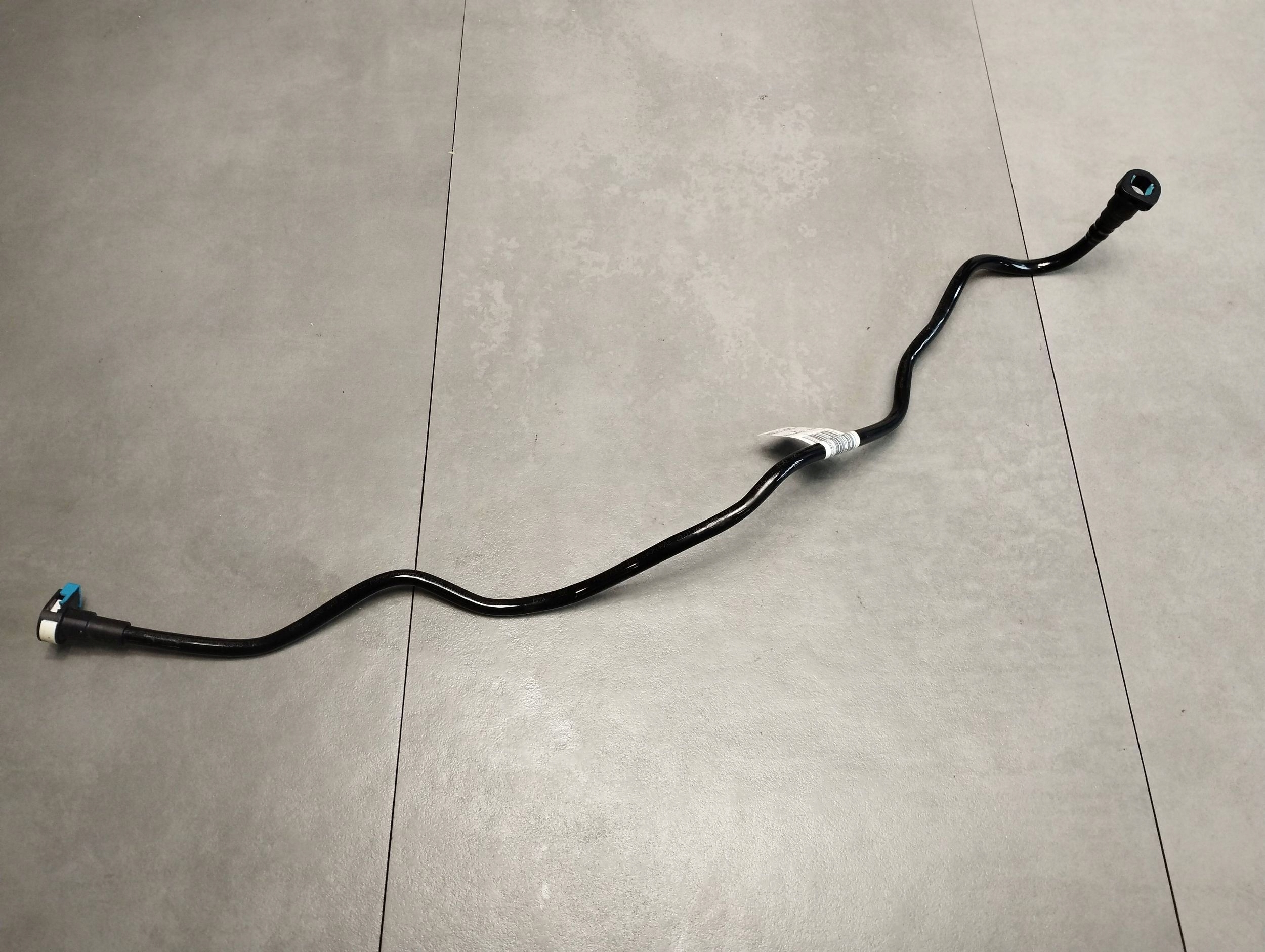 BMW 7 G11 750i fuel line 7356526