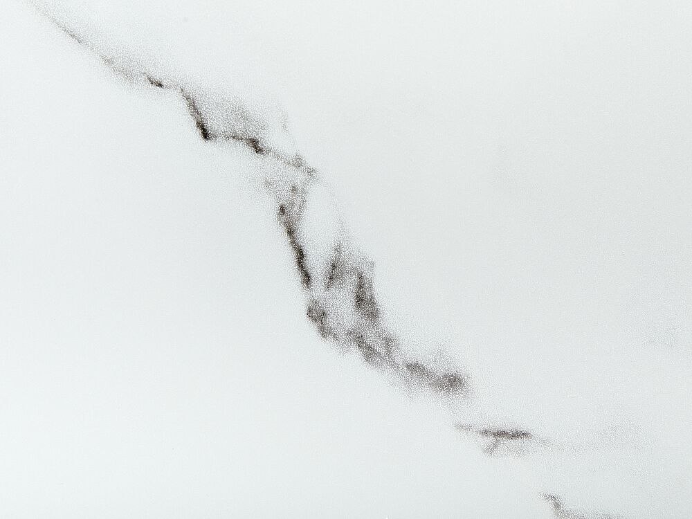 Stół do jadalni szklany 120 x 70 cm efekt marmuru ze złotym MULGA Kolekcja MULGA