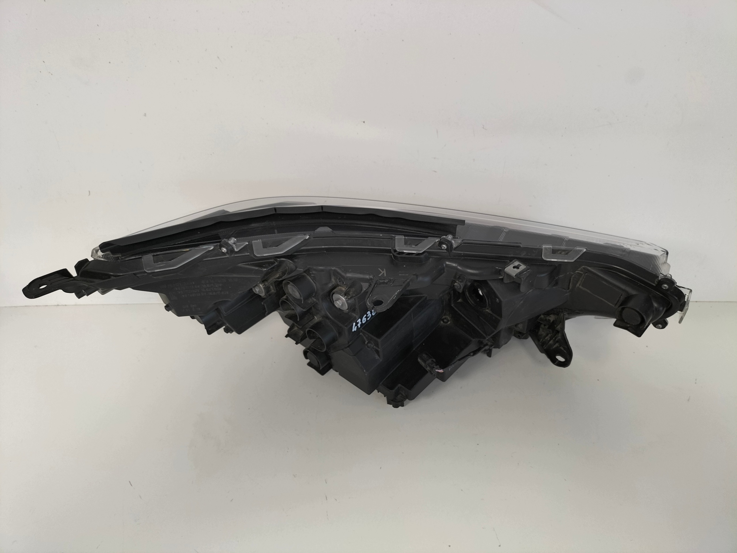 light front reflektor left TOYOTA RAV4 RAV-4 V LIFT 22- FULL LED soczewk