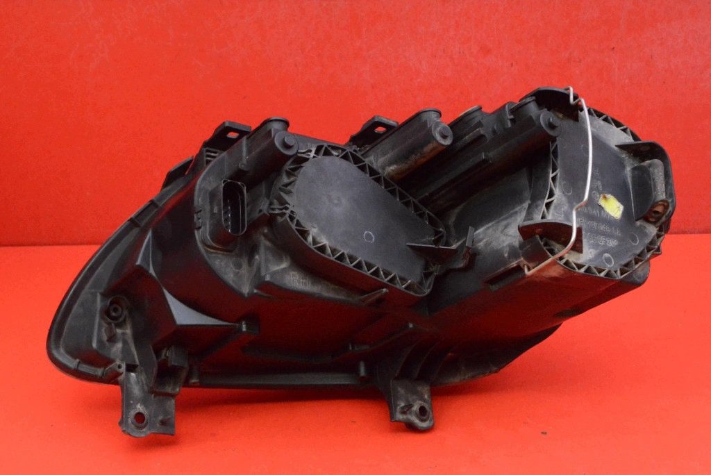 REFLEKTOR right light front EU 2K0941006B VW TOURAN 1 and 03-06