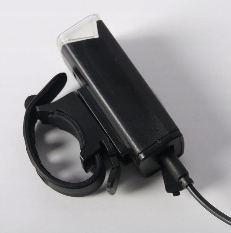 Akumulatorowa Lampa Rowerowa Przednia LED 800mAh Model Lampka rowerowa