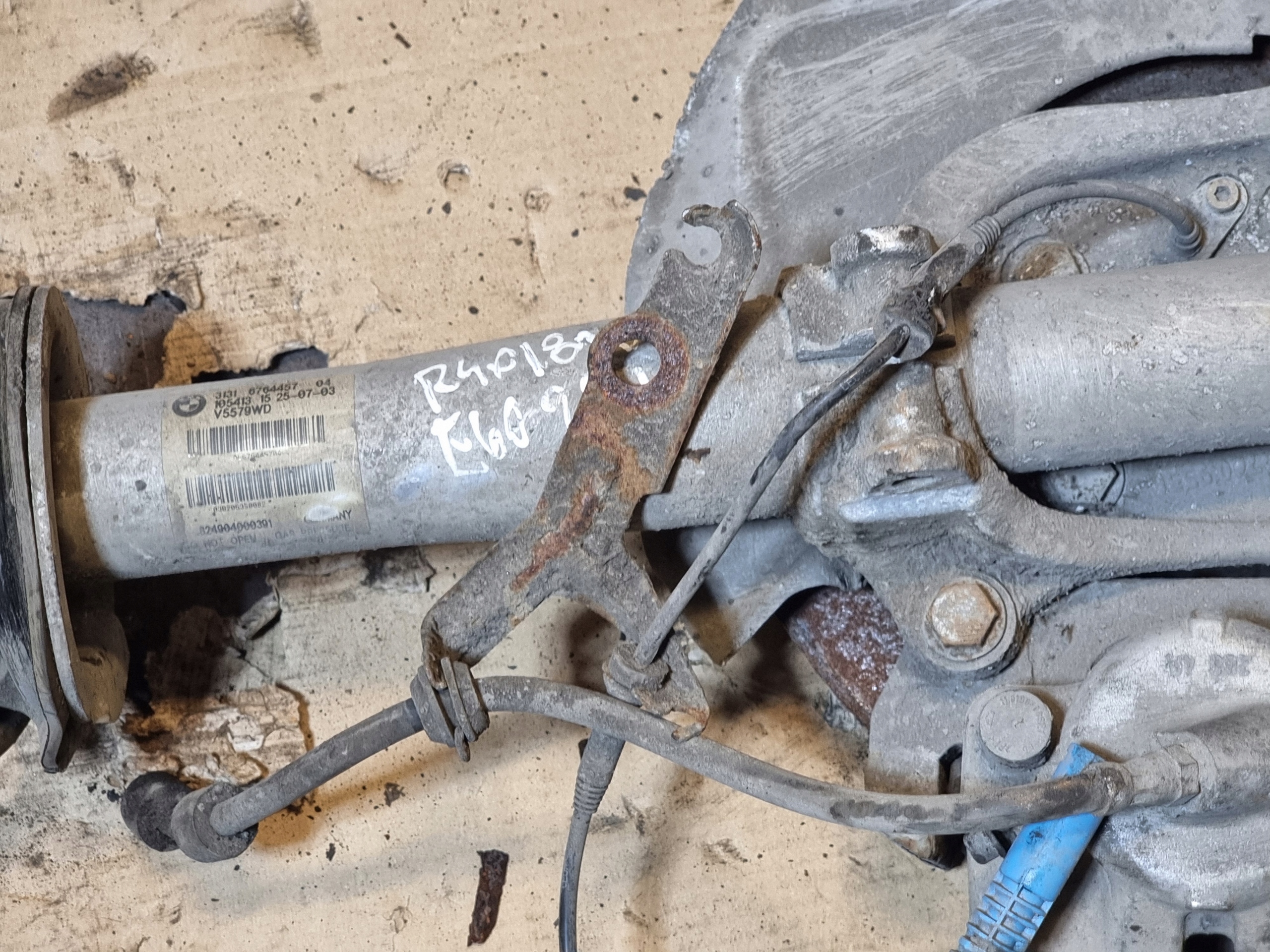 shock absorber McPherson swing caliper left front BMW 5 E60 2.2B