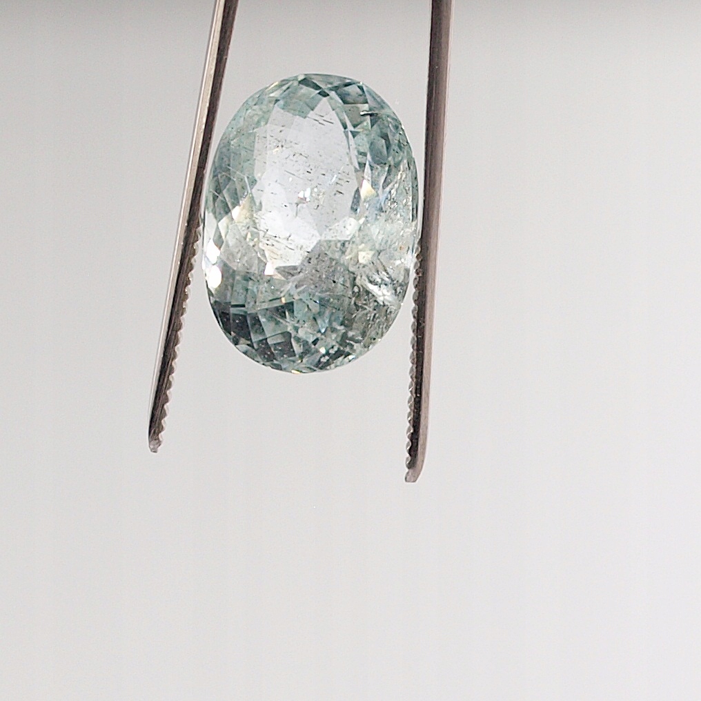 přírodní akvamarín 10,18 ct 16,22 mm x 11,38 mm certifikát