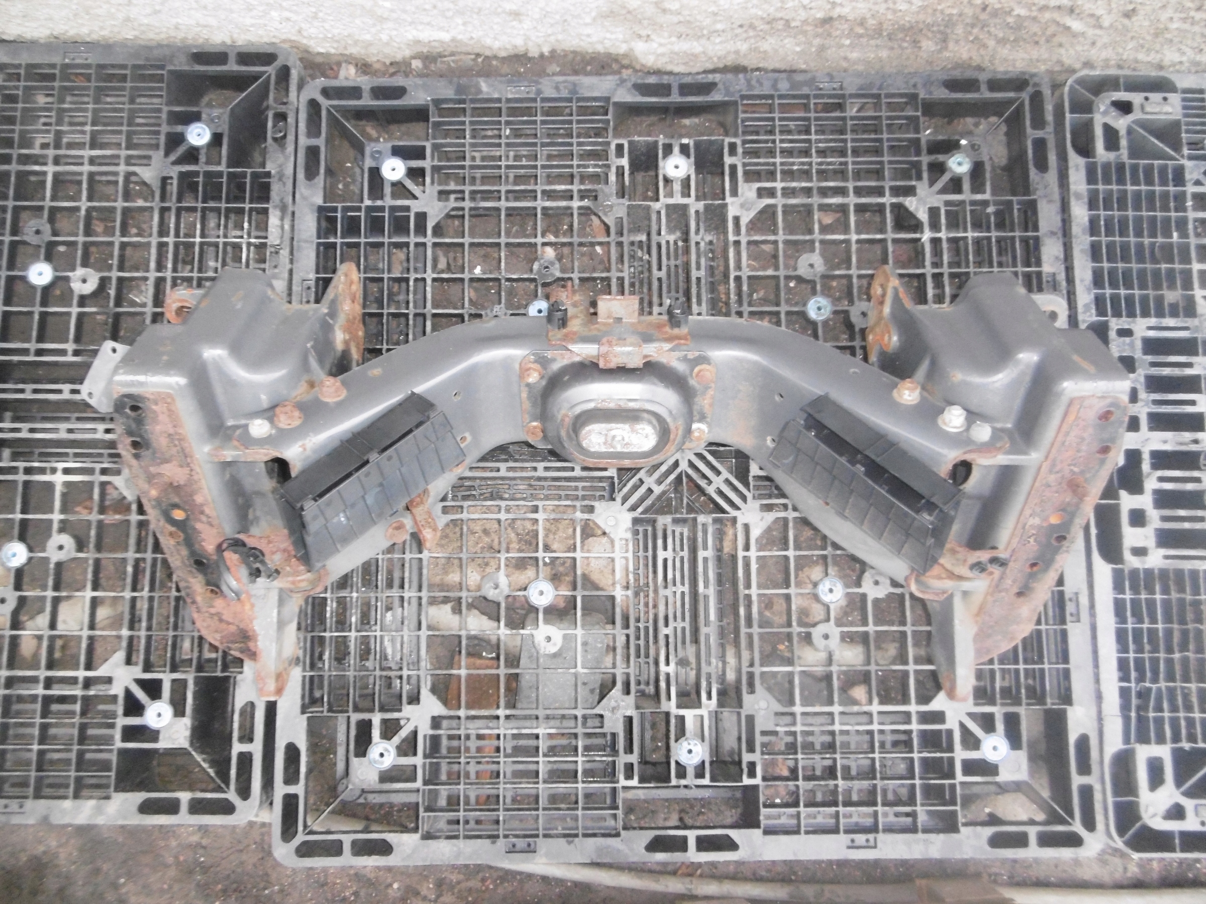 BELKA WÓZEK KOŁYSKA SILNIKA RENAULT PREMIUM DXI Producent części Renault OE