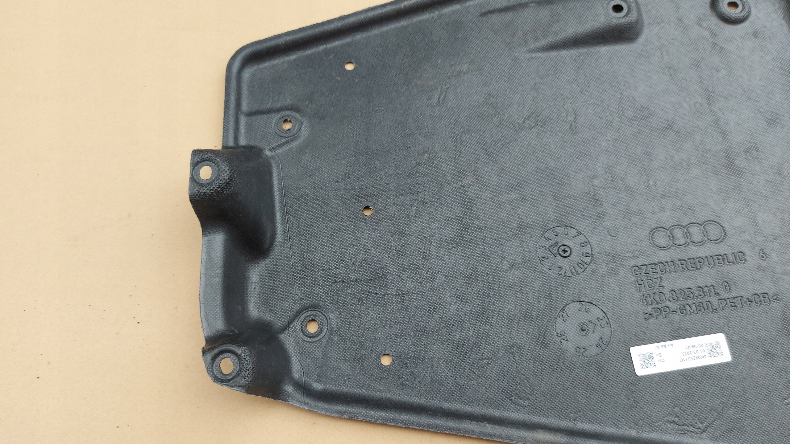 cover chassis AUDI A6 C8