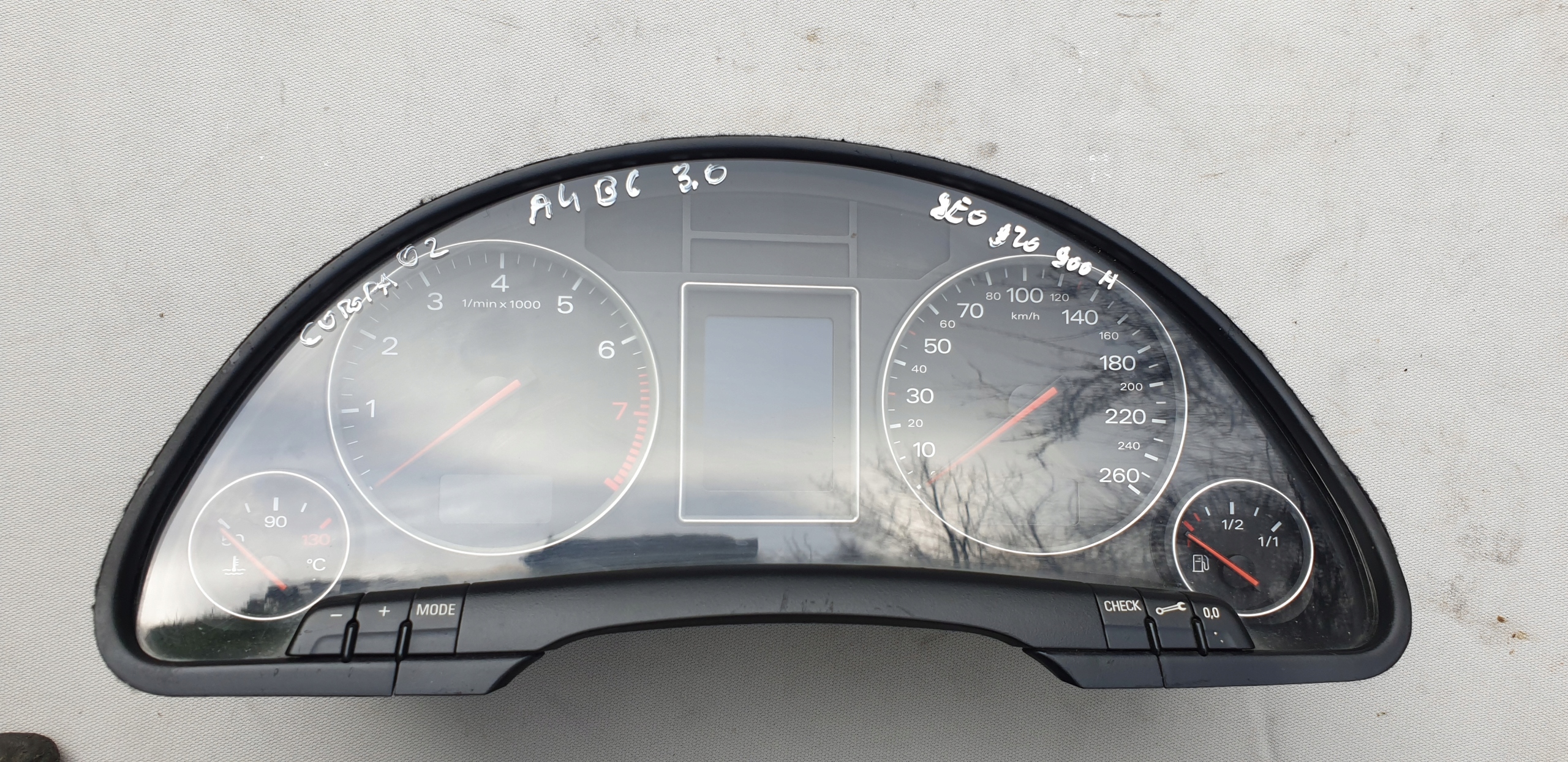 dials , AUDI A4 B6 , MALYSZ 01-05 8E0950900H