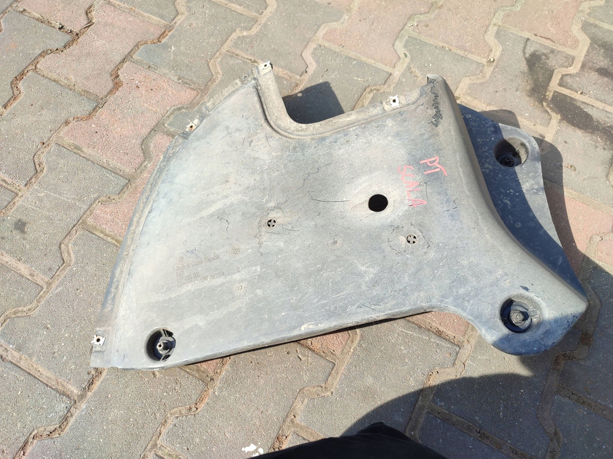 Skoda Scala 2020 rear part side right cover rear chassis