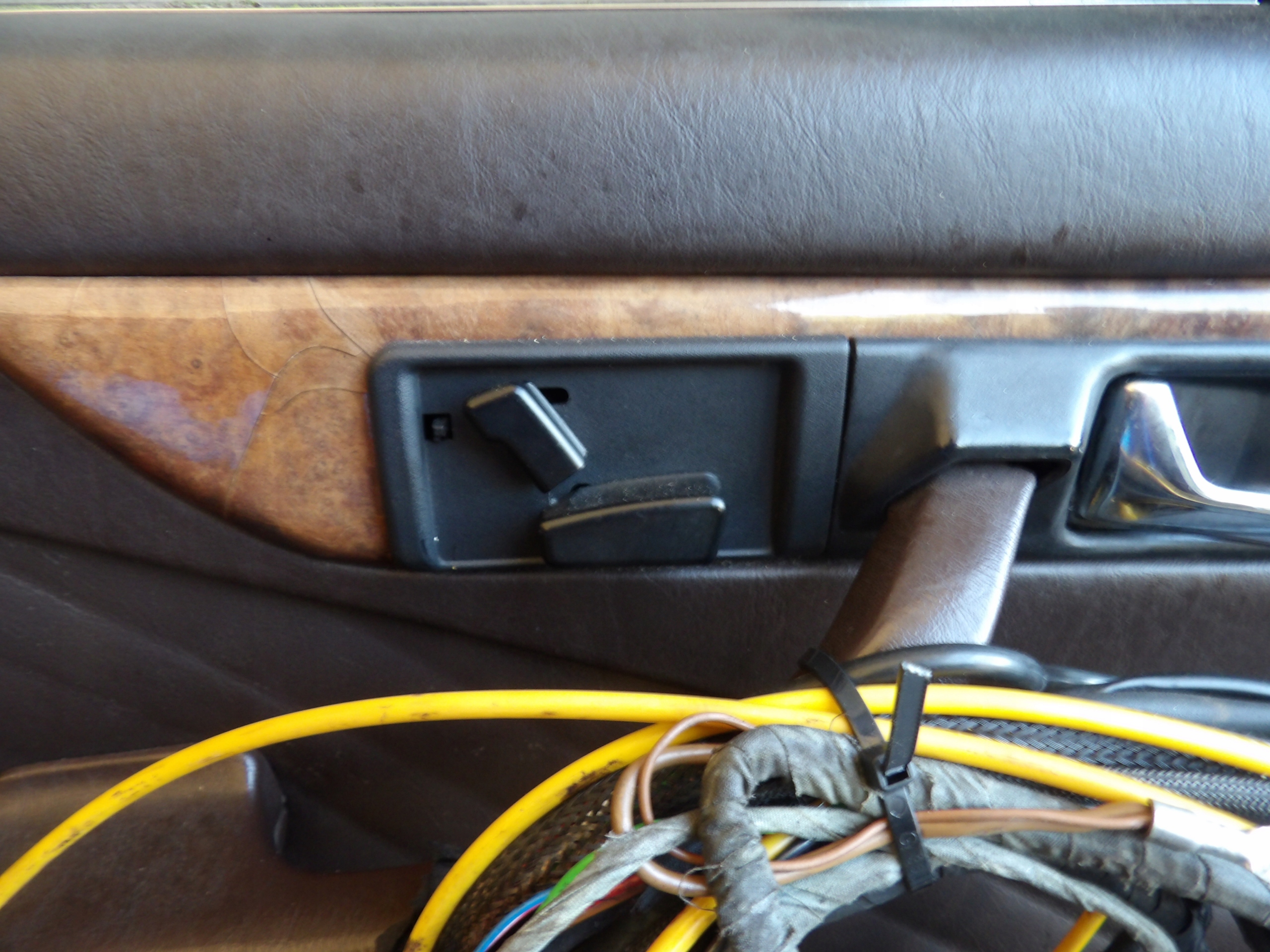 Mercedes W126 Coupe door front left lak. C273/1