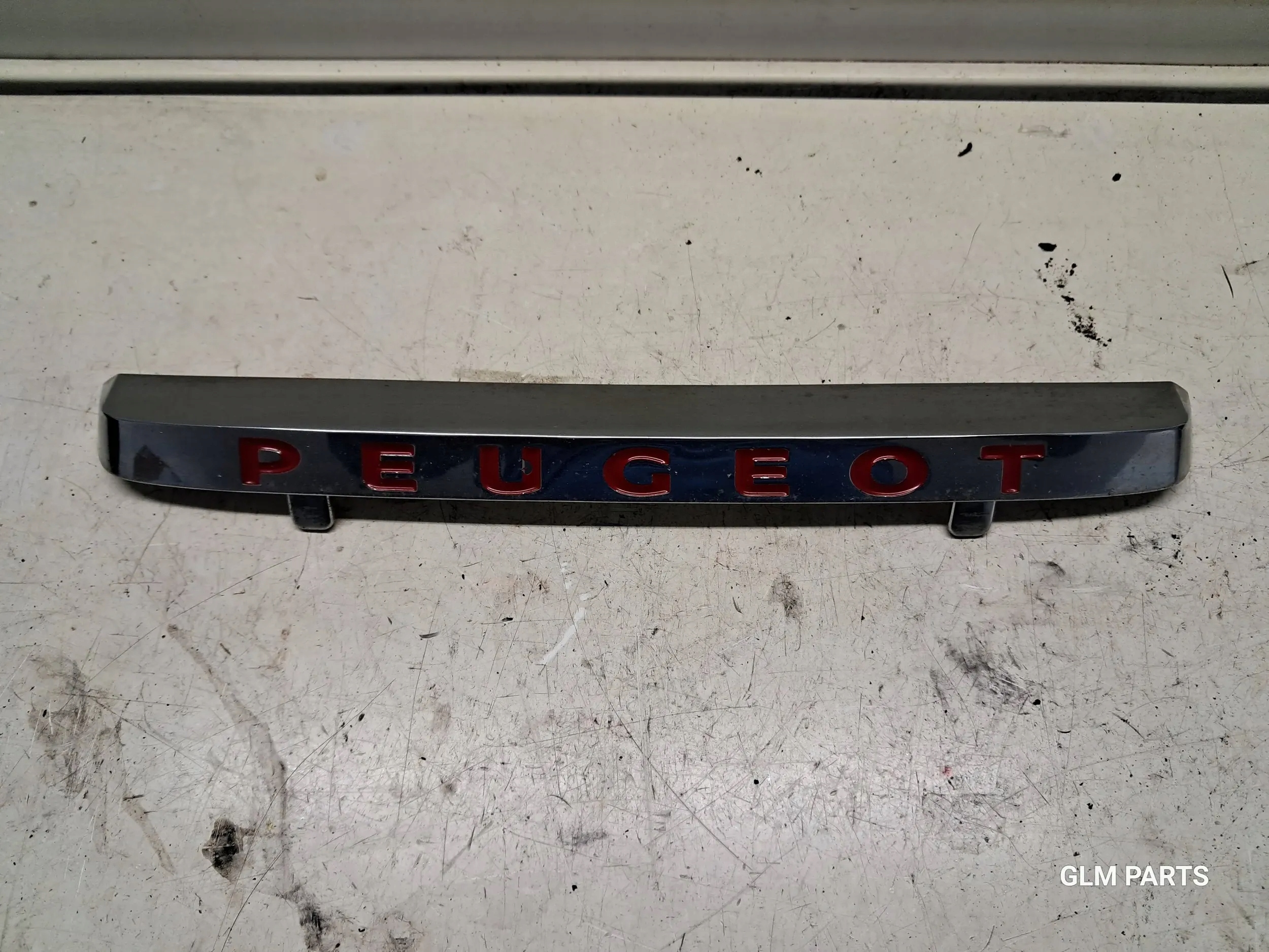 Peugeot 208 GTI Emblemat Znaczek Napis zderzaka przedniego