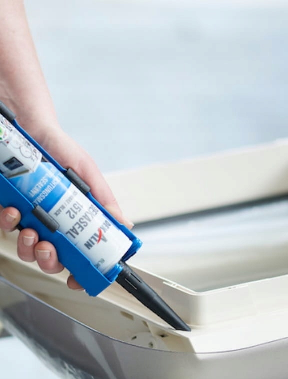 Dekalin Dekaseal 1512 biały 310ml uszczelniacz Numer katalogowy części 6251434 (PYRMO)