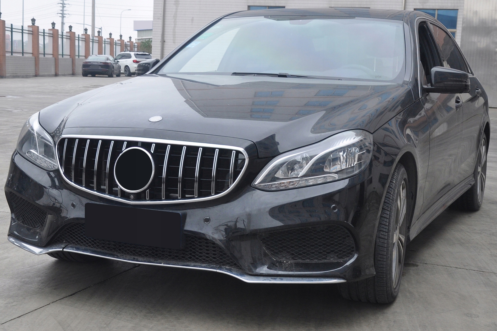 MERCEDES E-CLASS 13-16 Z KAMERĄ GRILL PANAMERICANA Producent części Inny