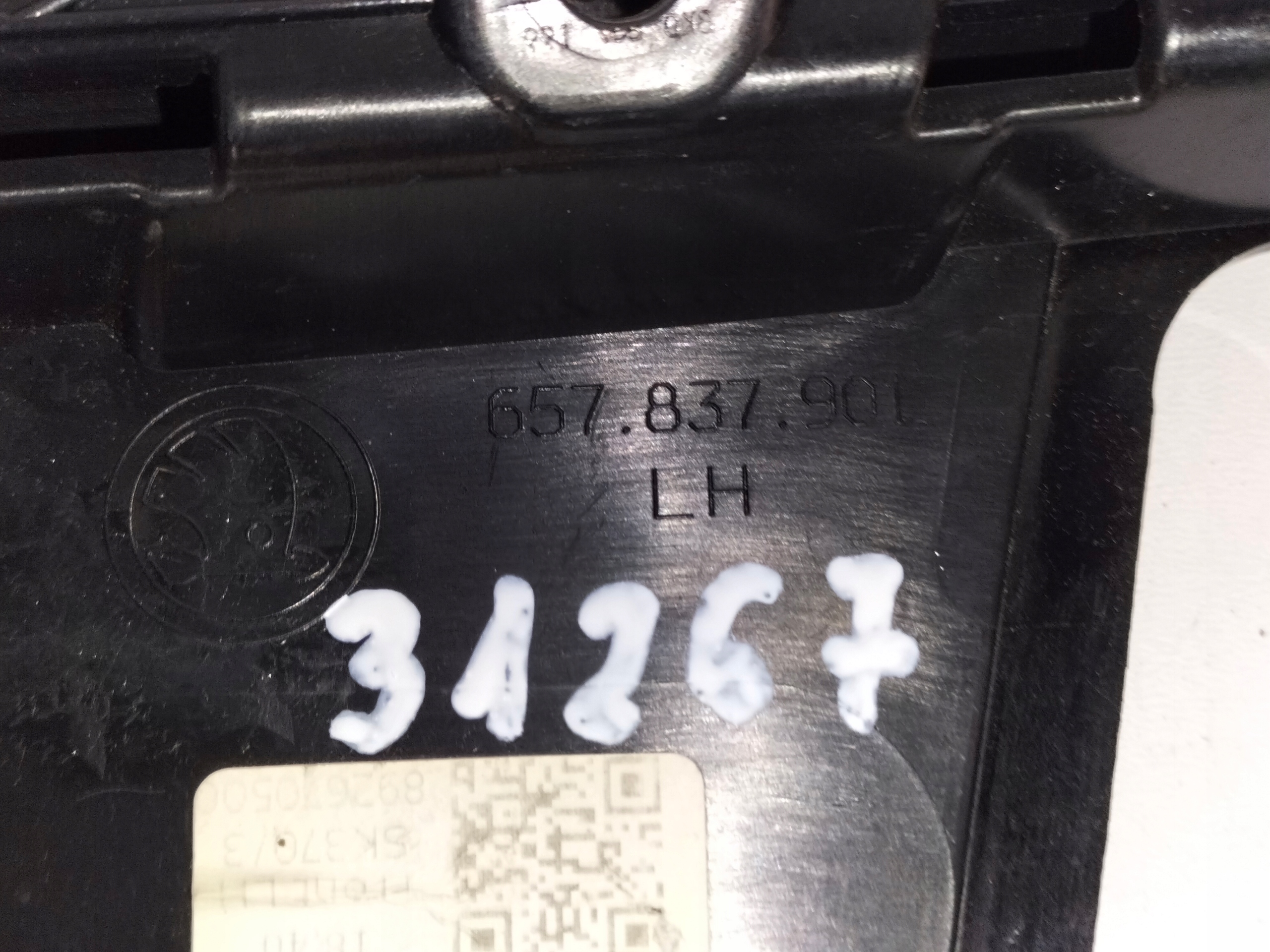 moulding cap door front left SKODA SCALA 19