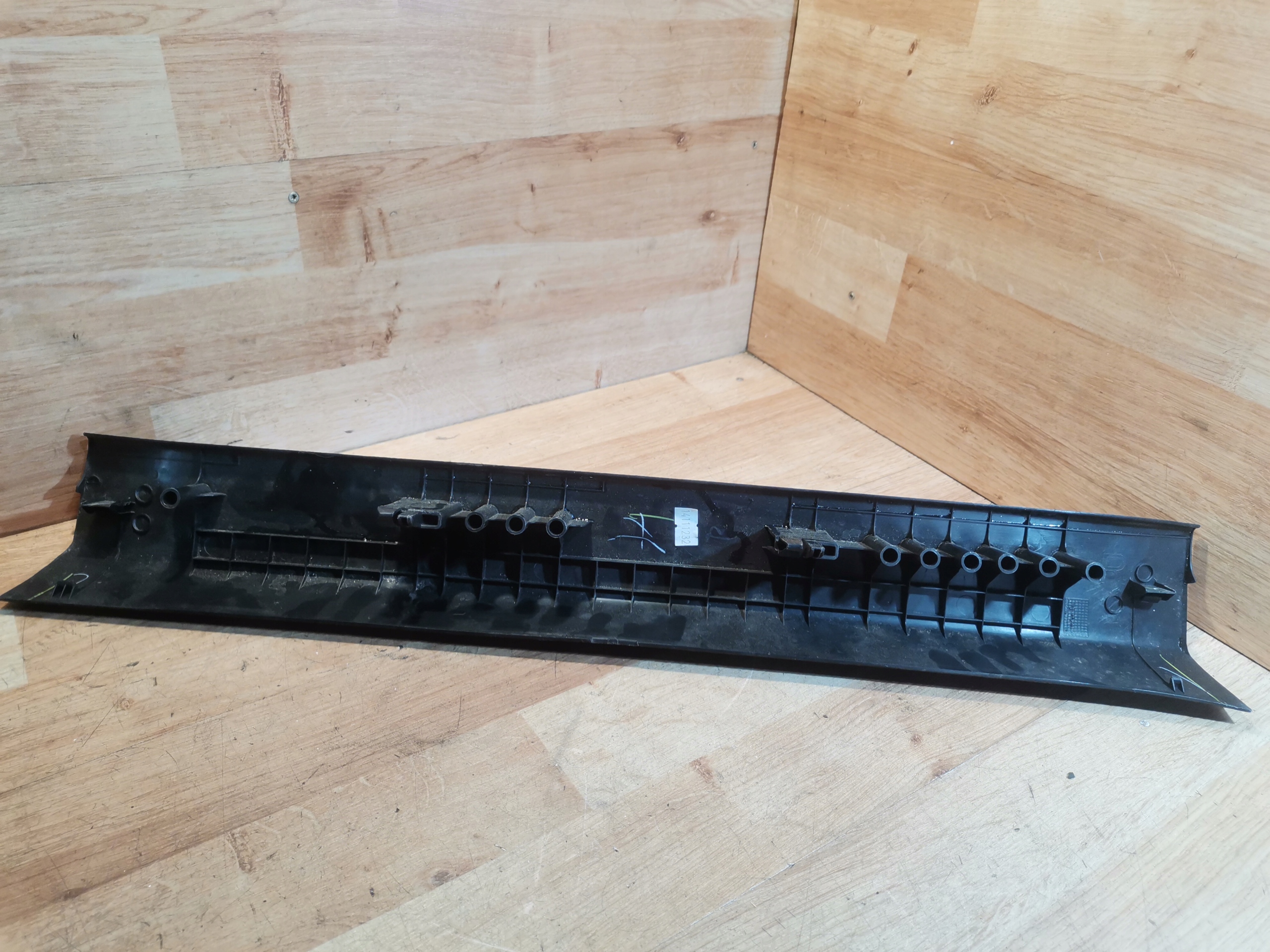 moulding threshold right front MAZDA 3 BM 13-18r BJS7-68710
