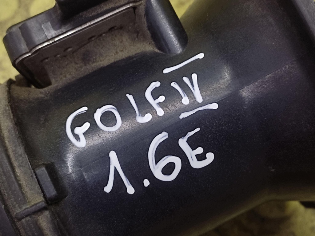 VW GOLF IV 1.6 luftmassenmesser 06A906461B
