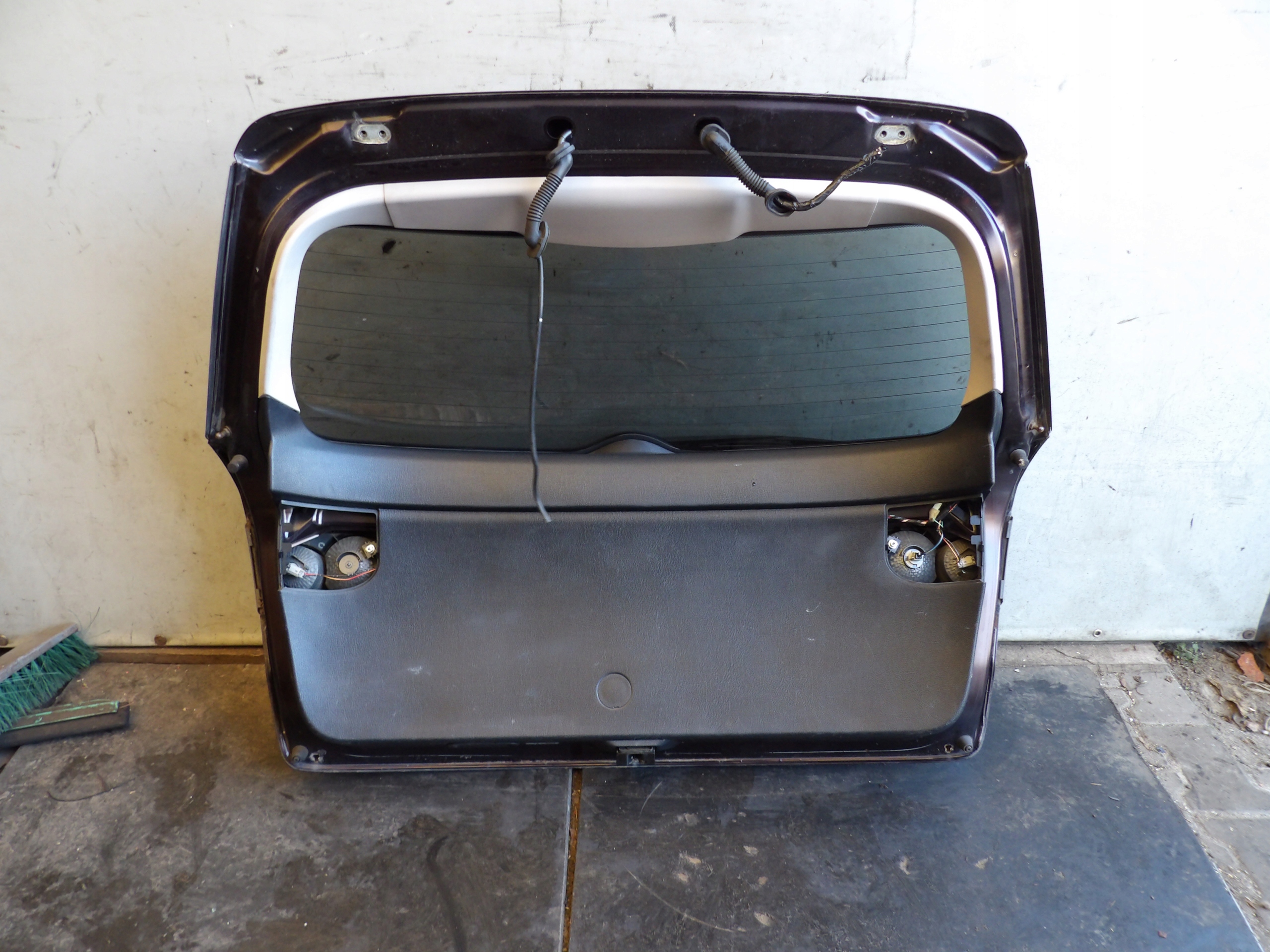 Mazda 6 and boot doors kombi lift