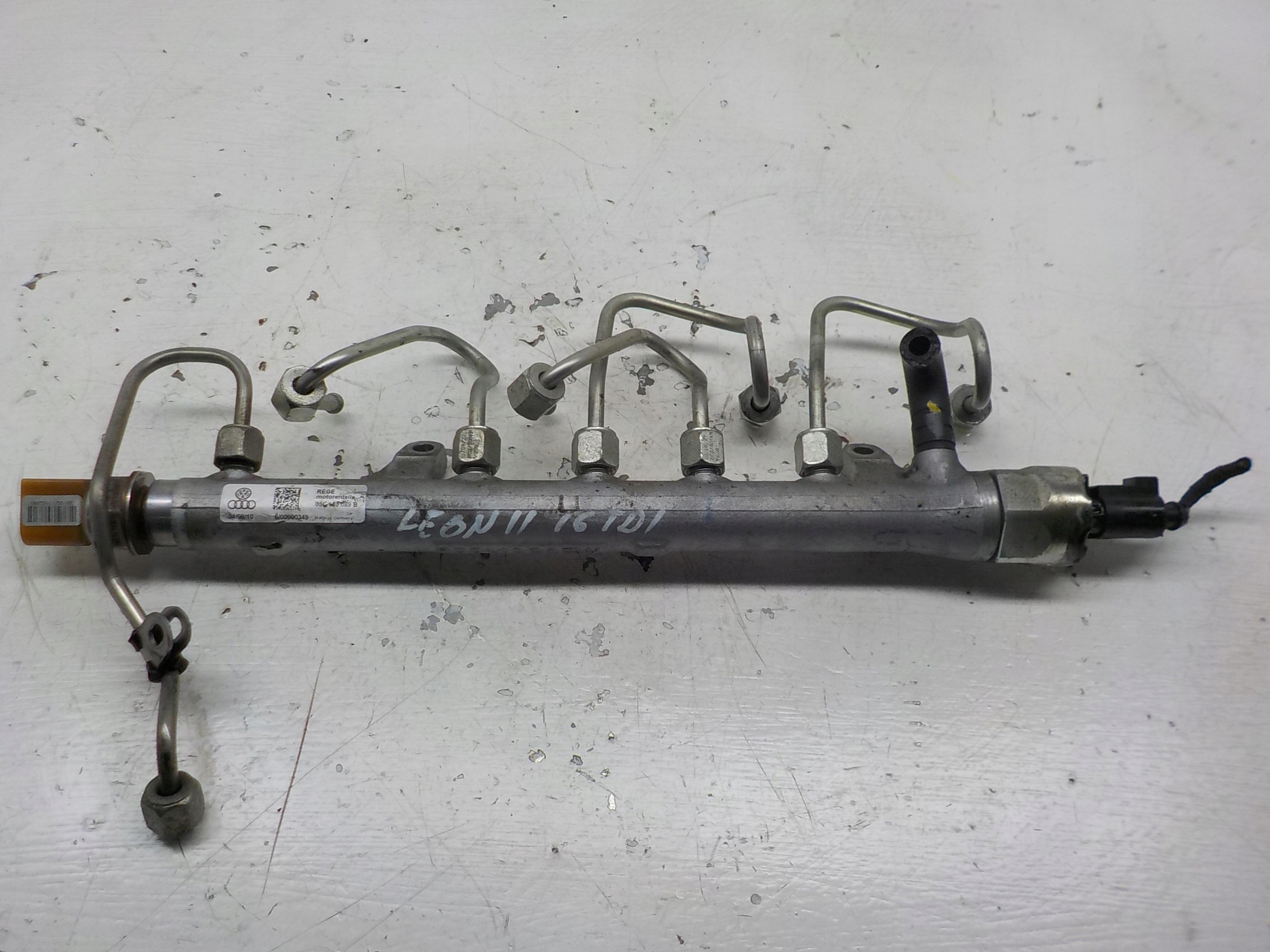 VW 1.6 TDI LISTWA WTRYSKOWA 03L130089B 03L130764A