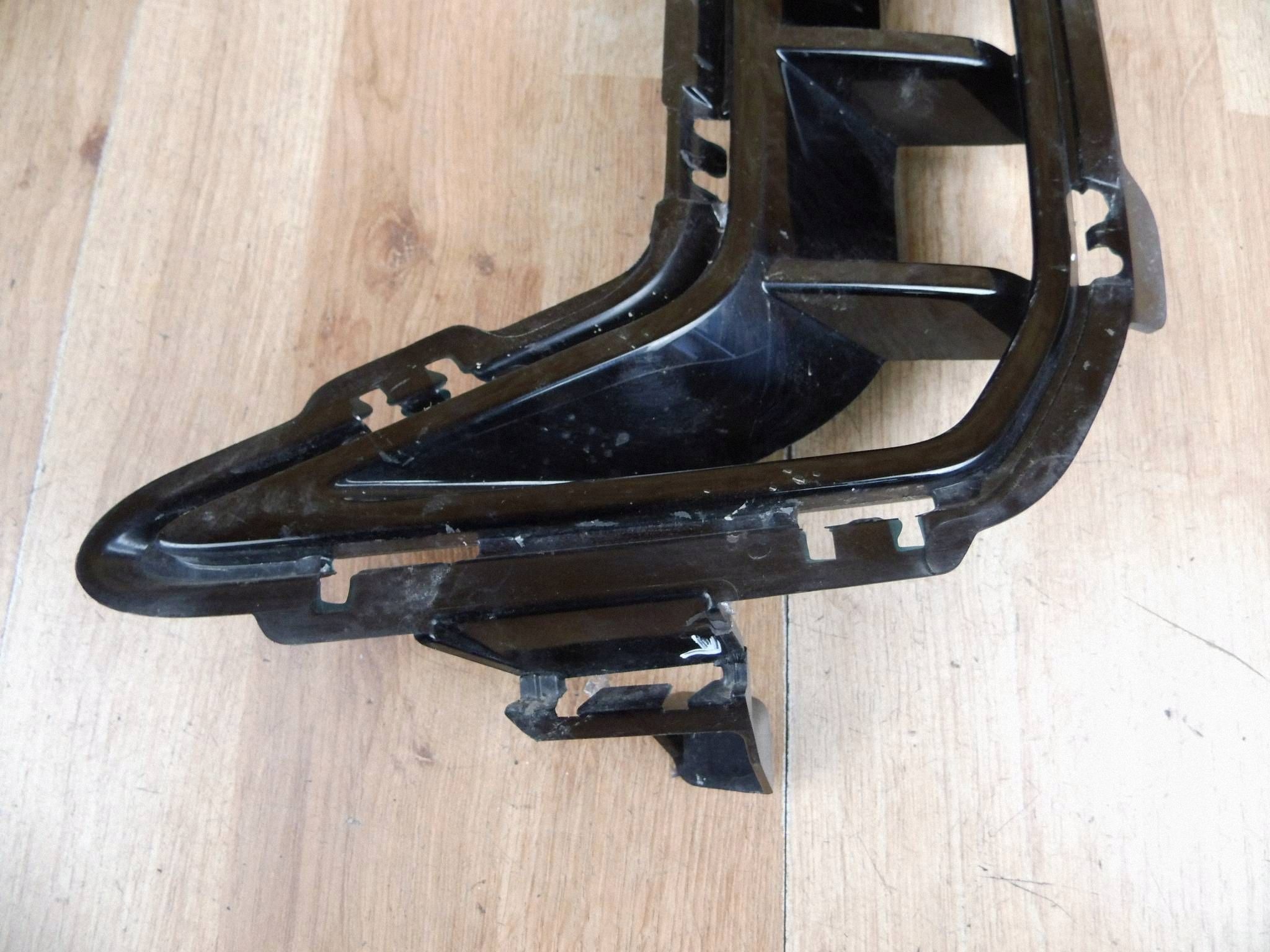 BMW X5 G05 2018+ grid grille of a bumper left front 105034