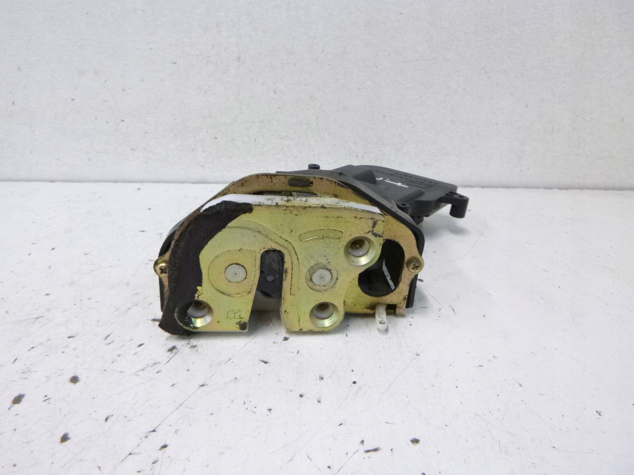 lock door rear part right Mazda 6 GG 2003r.