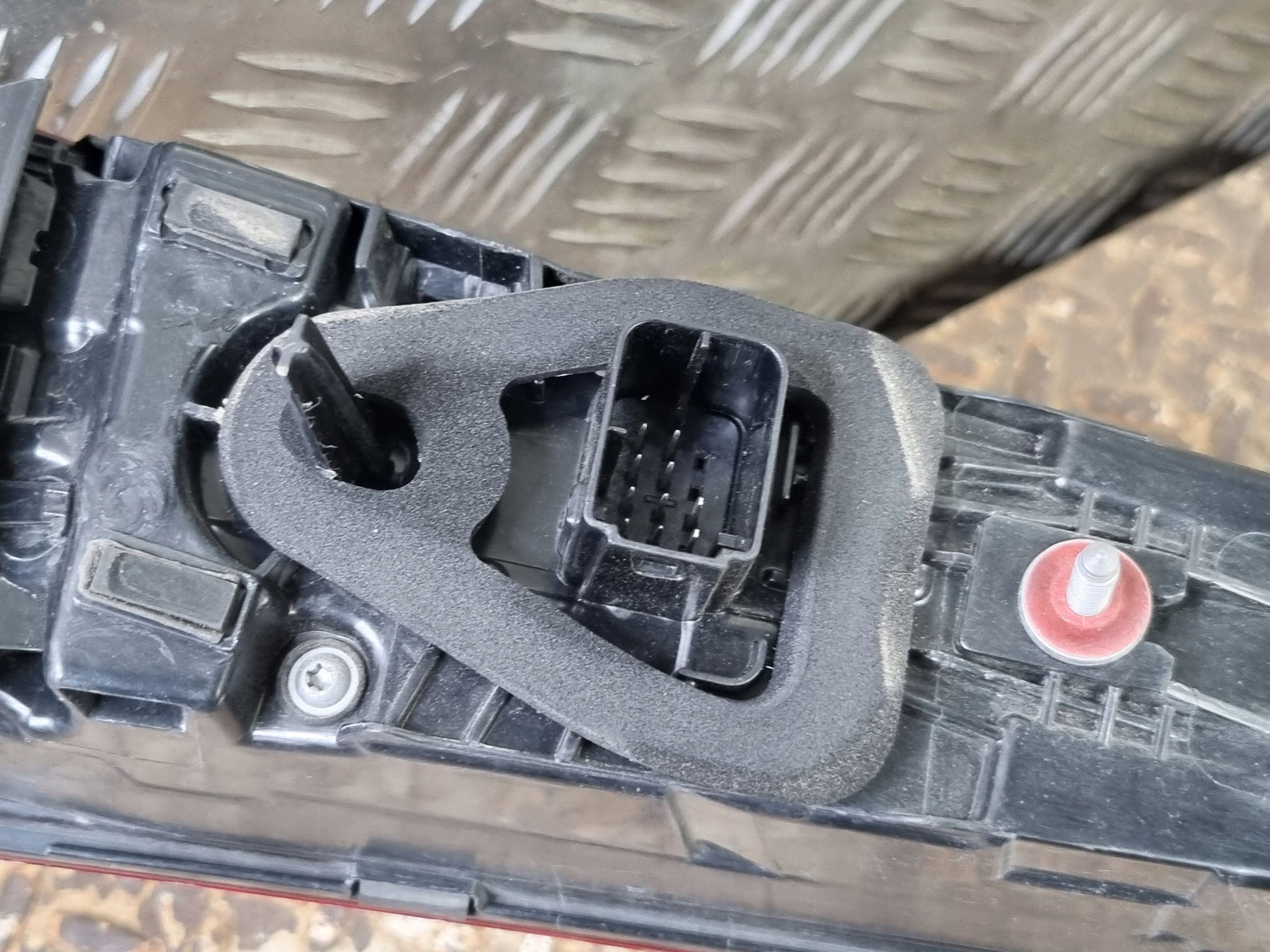 A2979063500 фонарь накладка MERCEDES EQA 250 led оригинал