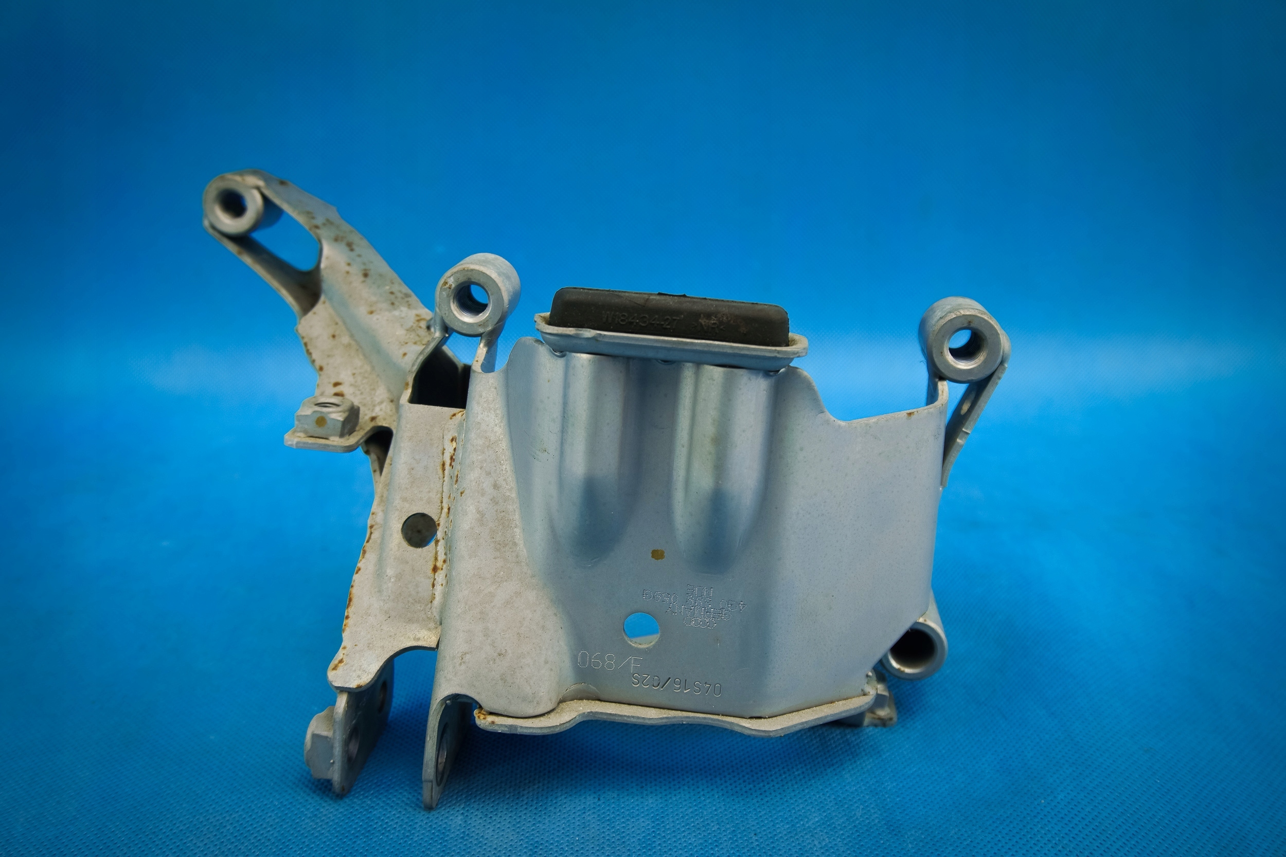 motor mount cover Audi RS6 RS7 A8 4G0399059G