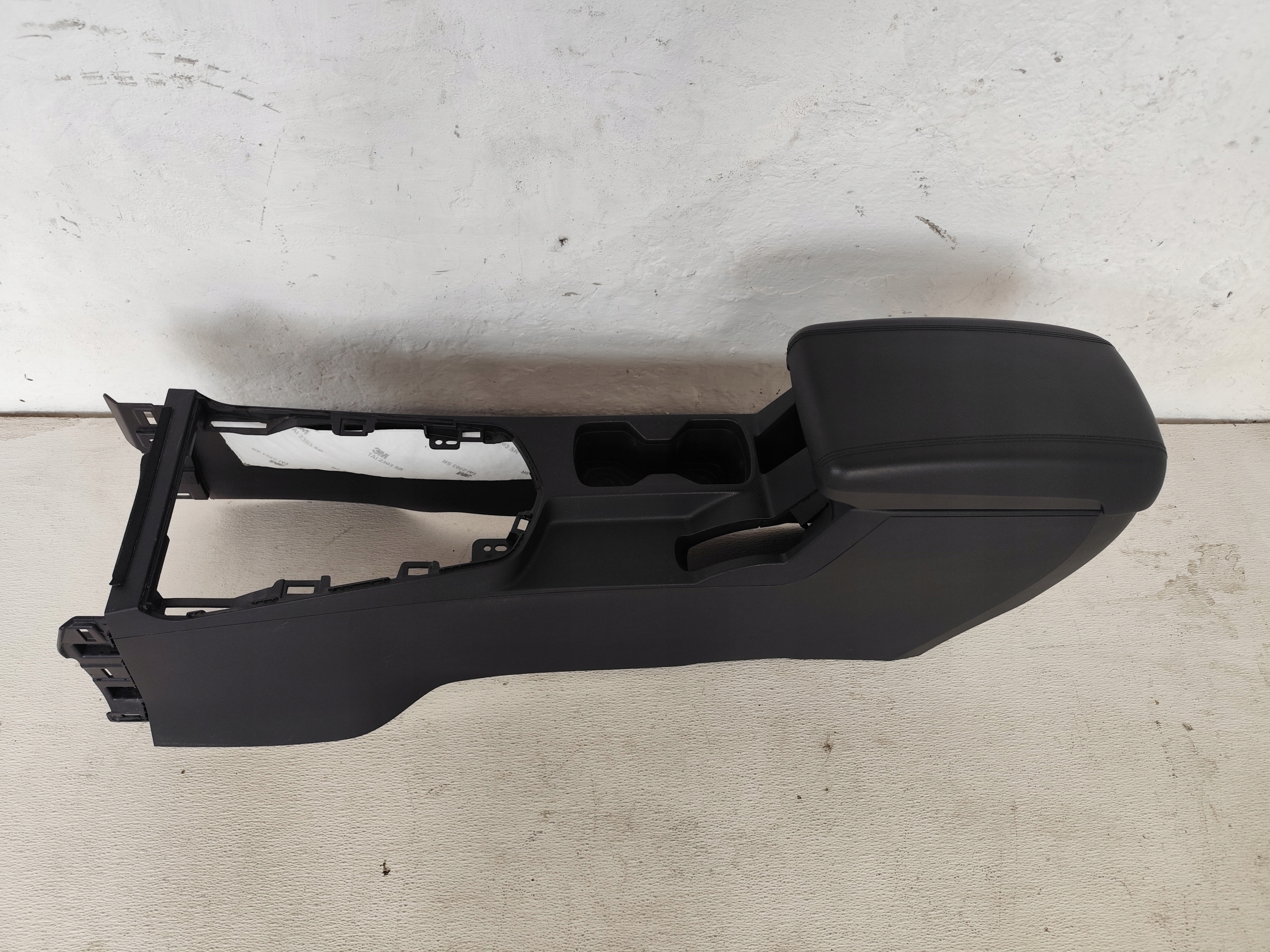 SSANGYONG TIVOLI 2016 TUNEL central armrest