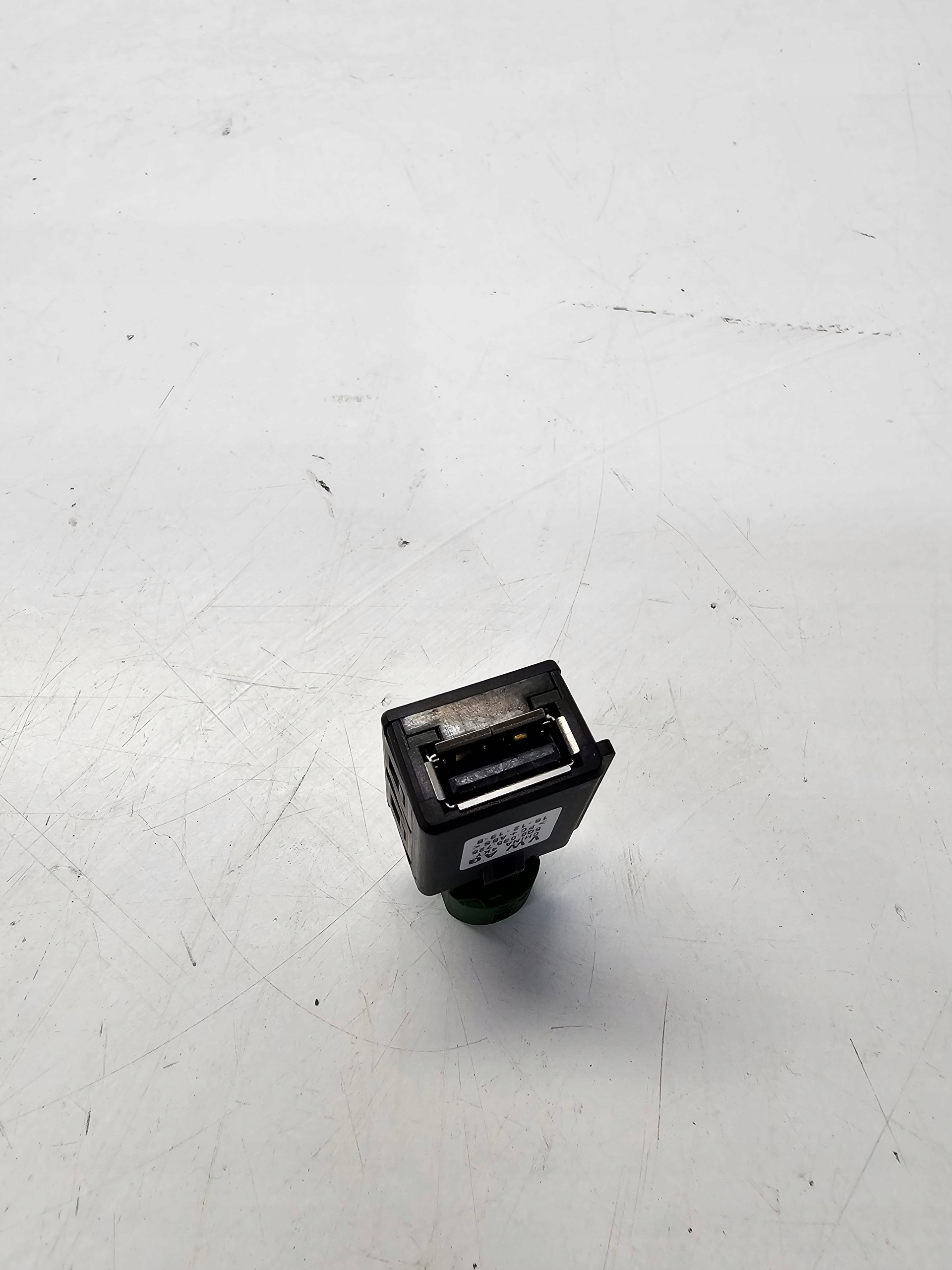 Adaptateur USB LADOWARKI AUDI A4 A5 Q3 Q5 5Q0035726