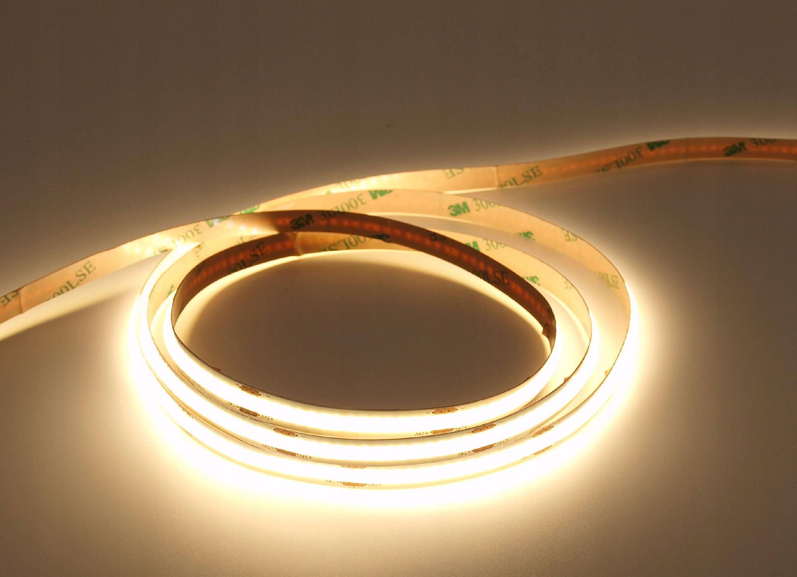 UQS-COB-5W-NW-12V-50m: Profesionálna Led páska typu Cob, 5W 320 čipov/m, Cr