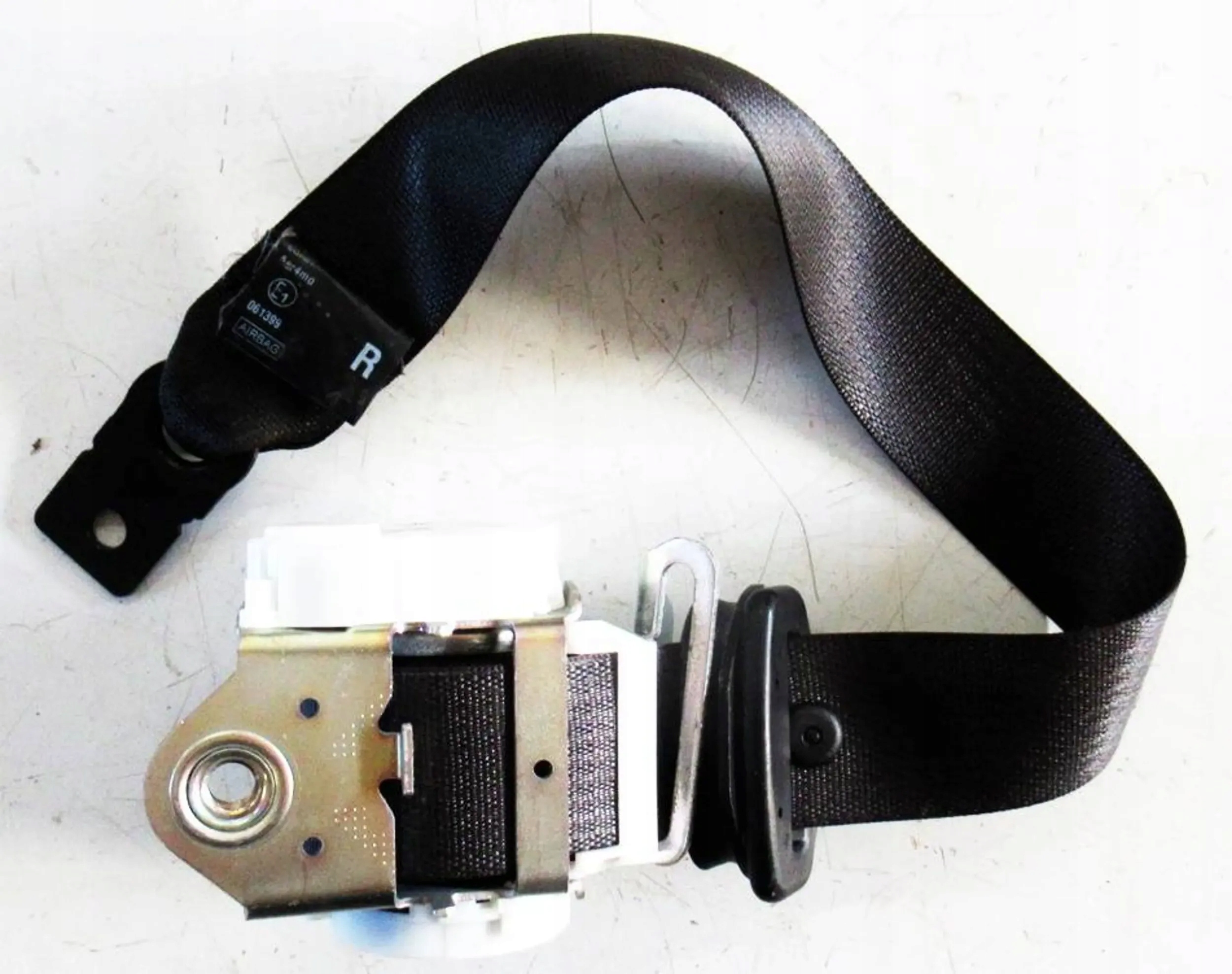 opel ADAM 2013 ремень безопасности передний перед 13357733